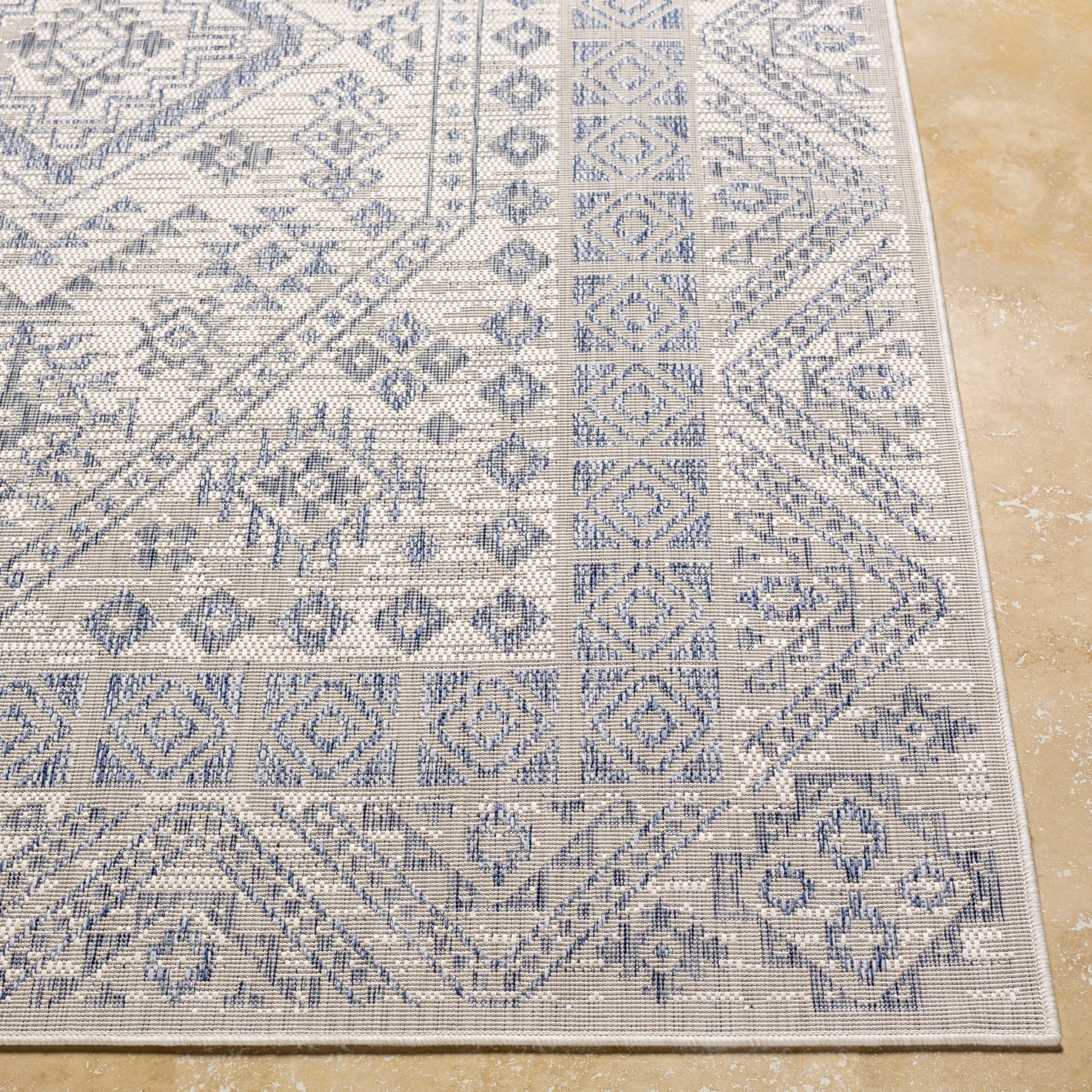 Livabliss Lexi Global Medallion Indoor/ Outdoor Area Rug