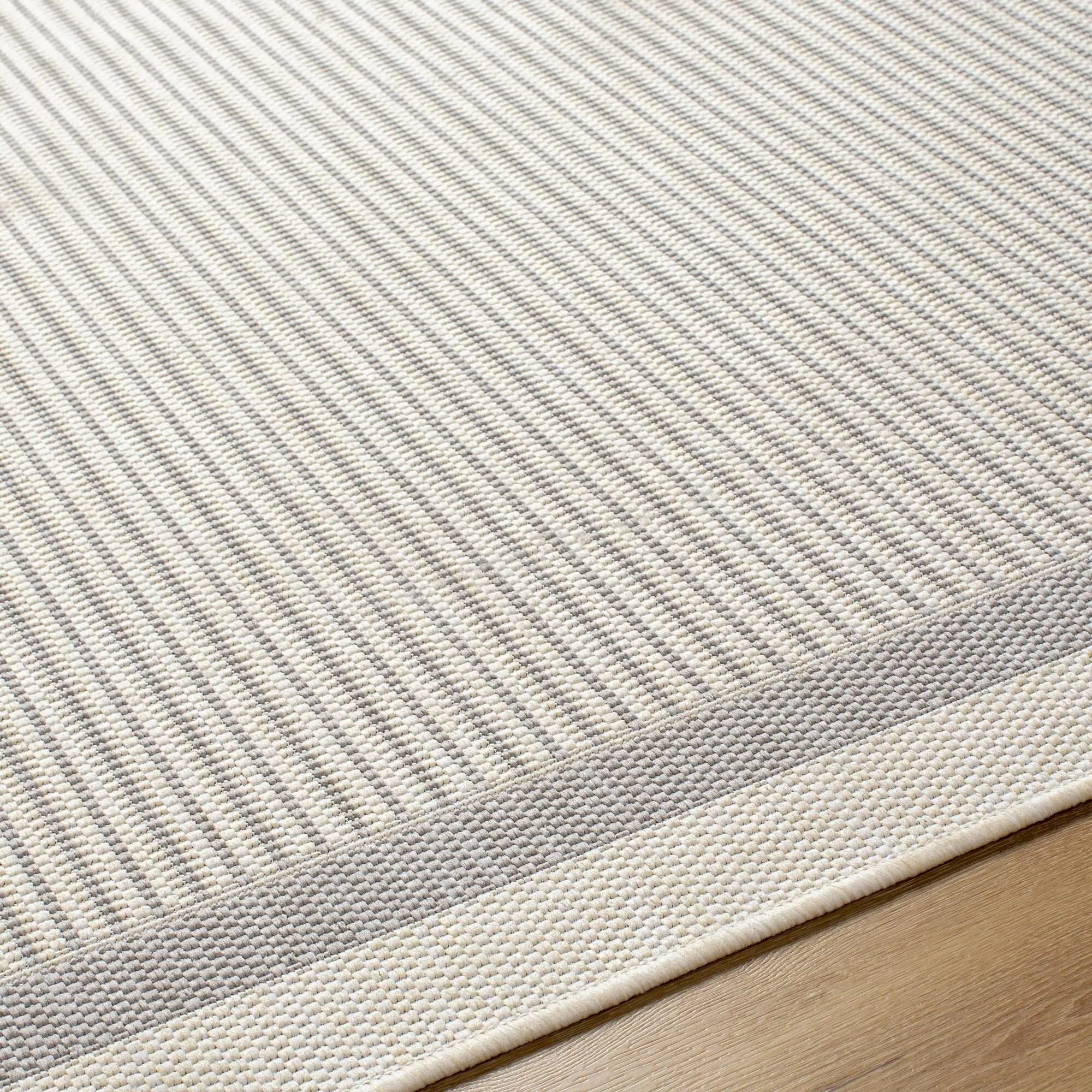 Livabliss Ravello Classic Stripe Indoor/ Outdoor Area Rug