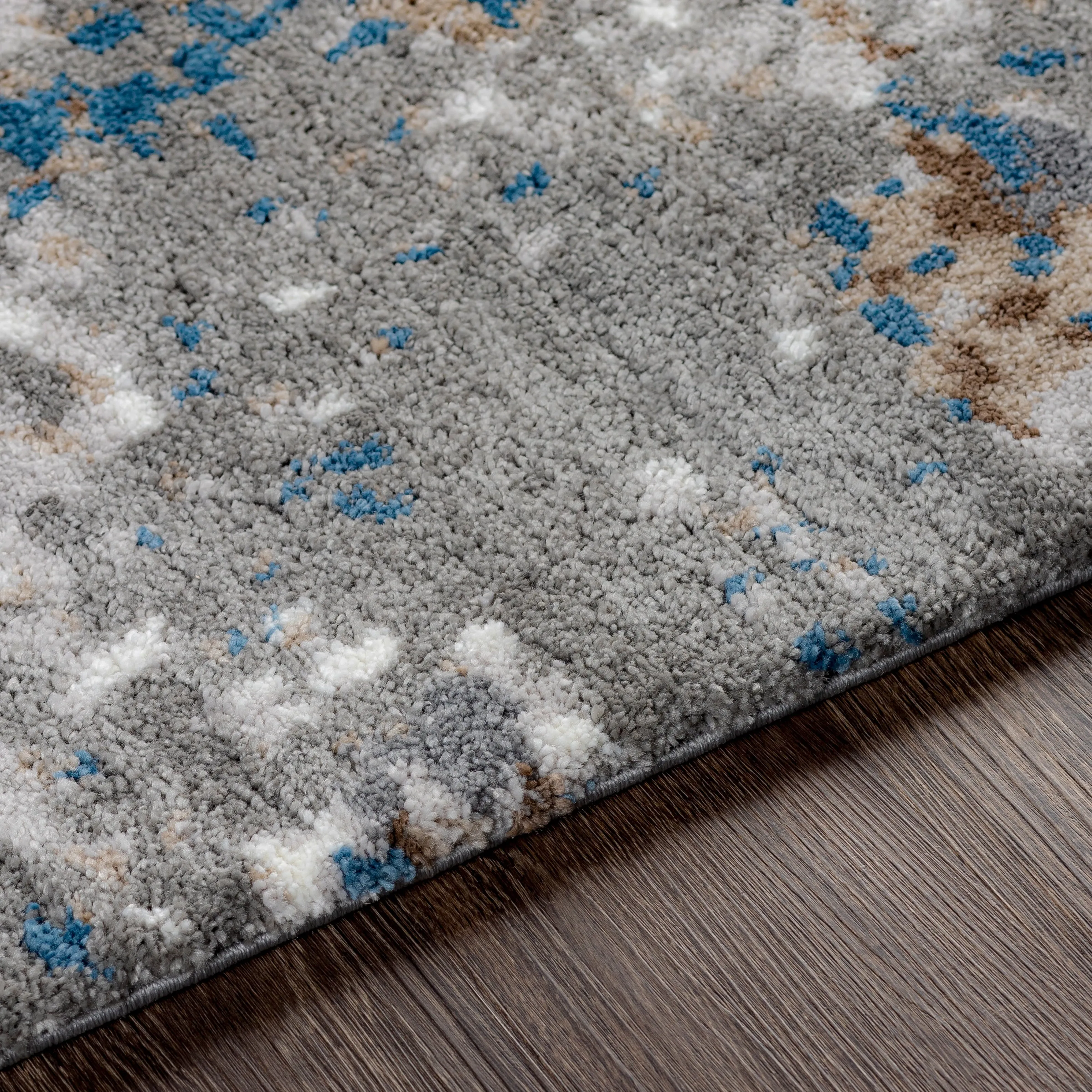 Livabliss Sloanne Plush Modern Area Rug