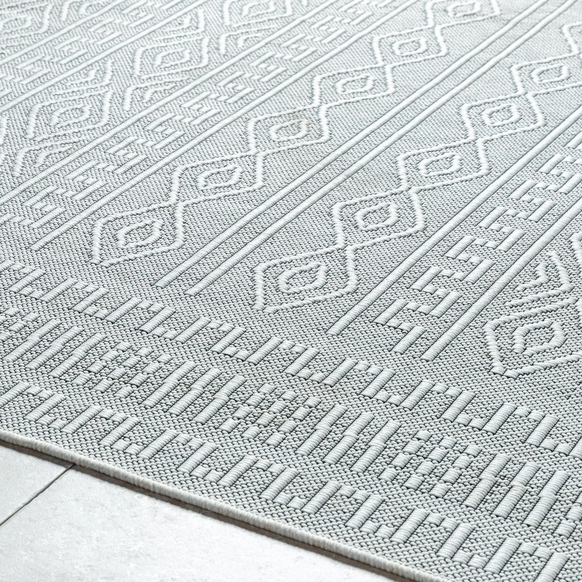 Livabliss Terrace Transitional Moroccan Area Rug