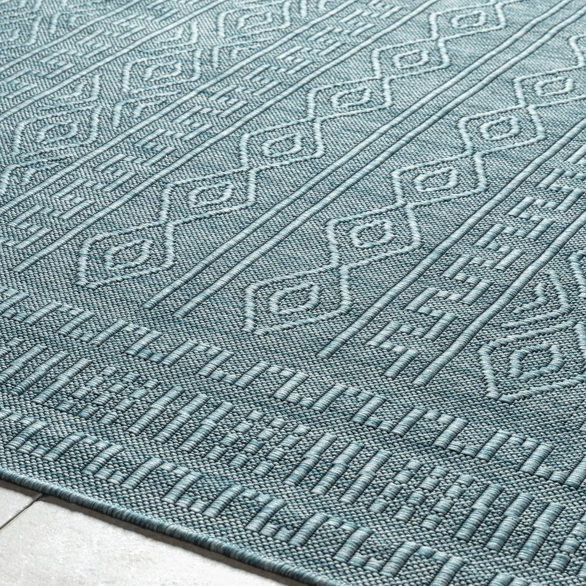 Livabliss Terrace Transitional Moroccan Area Rug