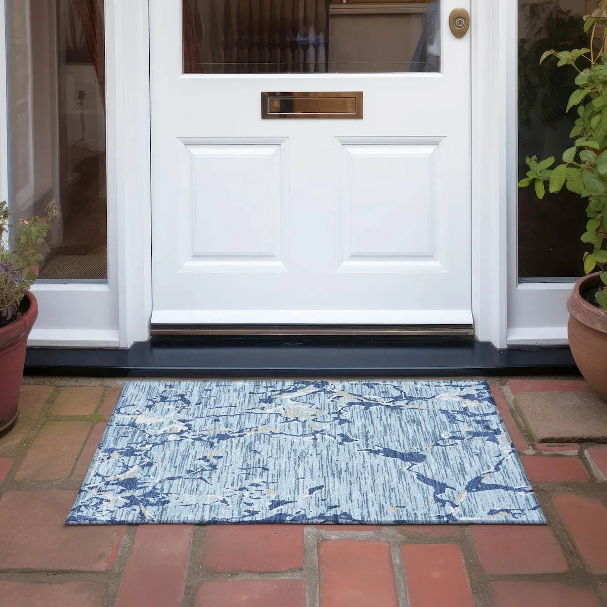 Machine Washable Indoor/ Outdoor Abstract Camo Chantille Rug