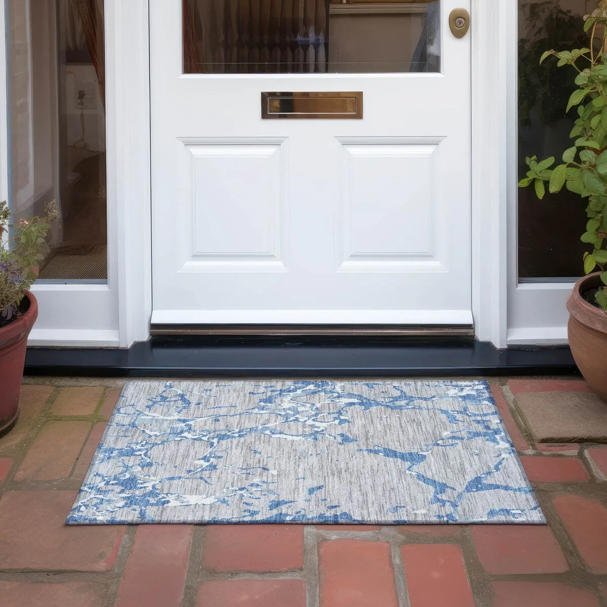 Machine Washable Indoor/ Outdoor Abstract Camo Chantille Rug