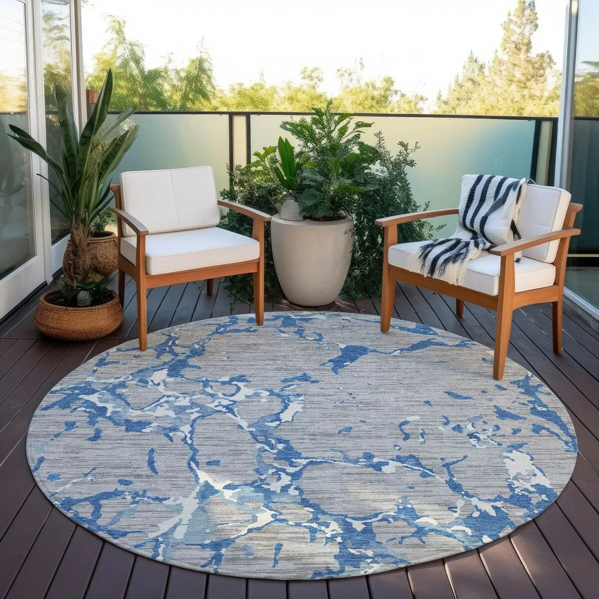 Machine Washable Indoor/ Outdoor Abstract Camo Chantille Rug