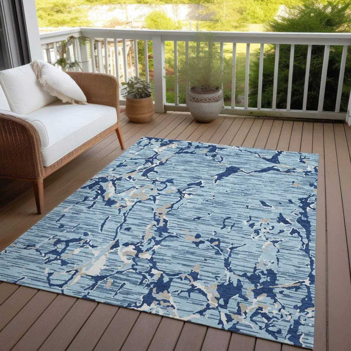 Machine Washable Indoor/ Outdoor Abstract Camo Chantille Rug