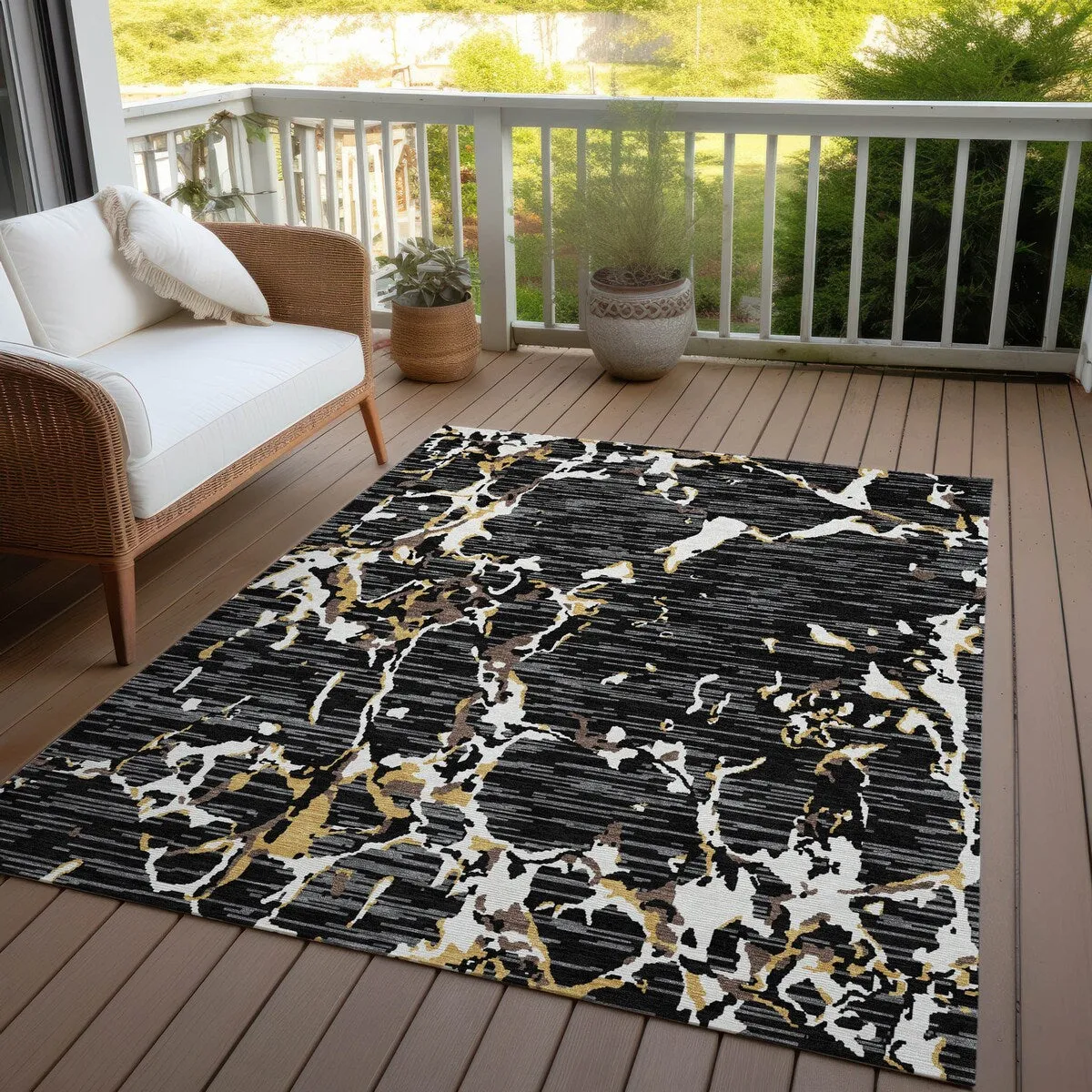 Machine Washable Indoor/ Outdoor Abstract Camo Chantille Rug