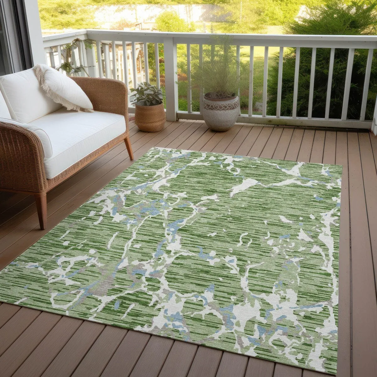 Machine Washable Indoor/ Outdoor Abstract Camo Chantille Rug