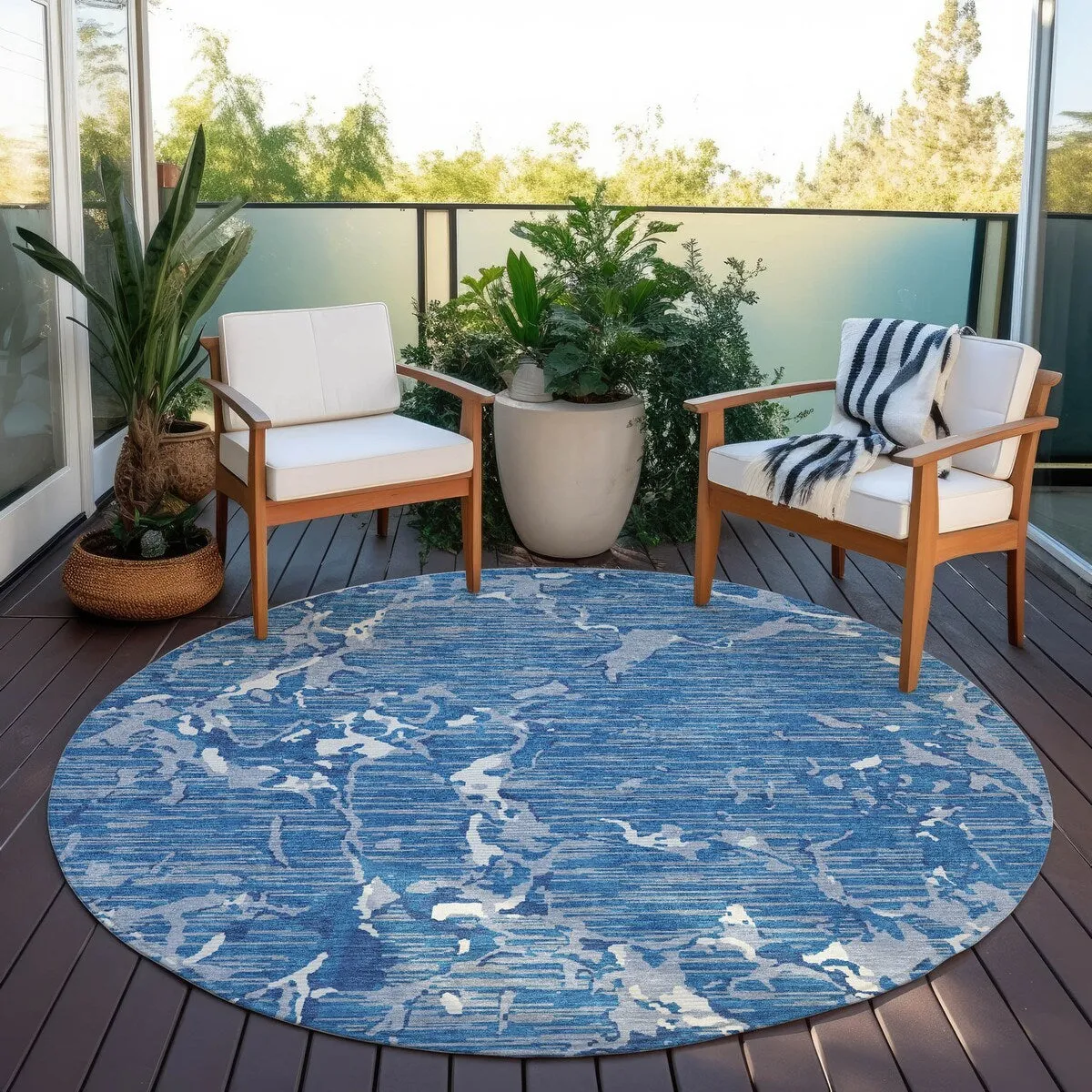 Machine Washable Indoor/ Outdoor Abstract Camo Chantille Rug