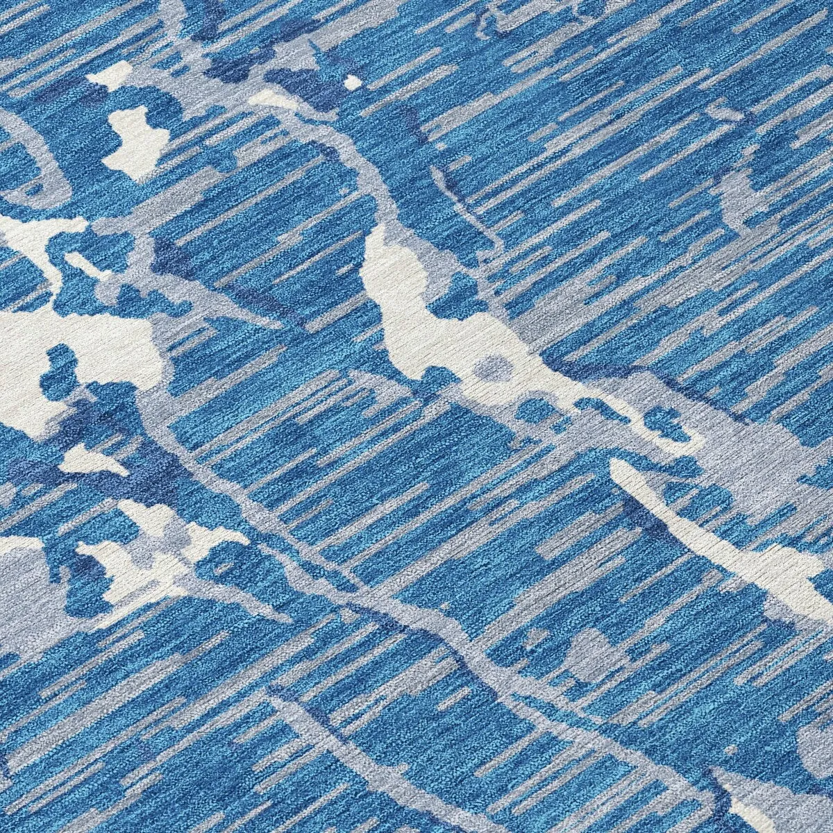Machine Washable Indoor/ Outdoor Abstract Camo Chantille Rug
