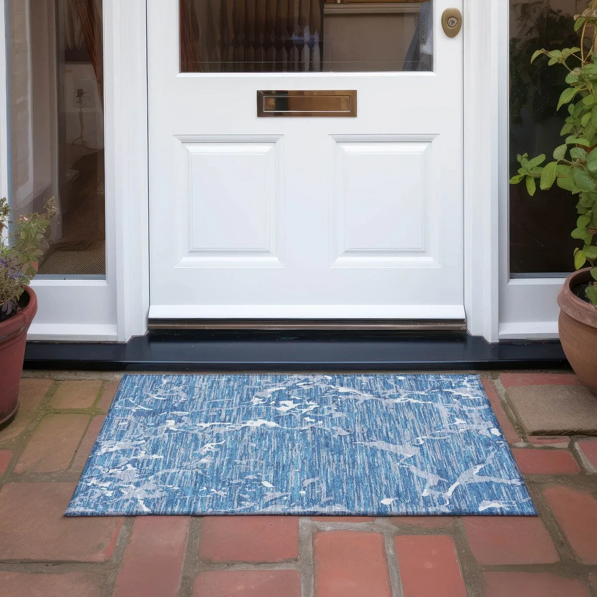 Machine Washable Indoor/ Outdoor Abstract Camo Chantille Rug