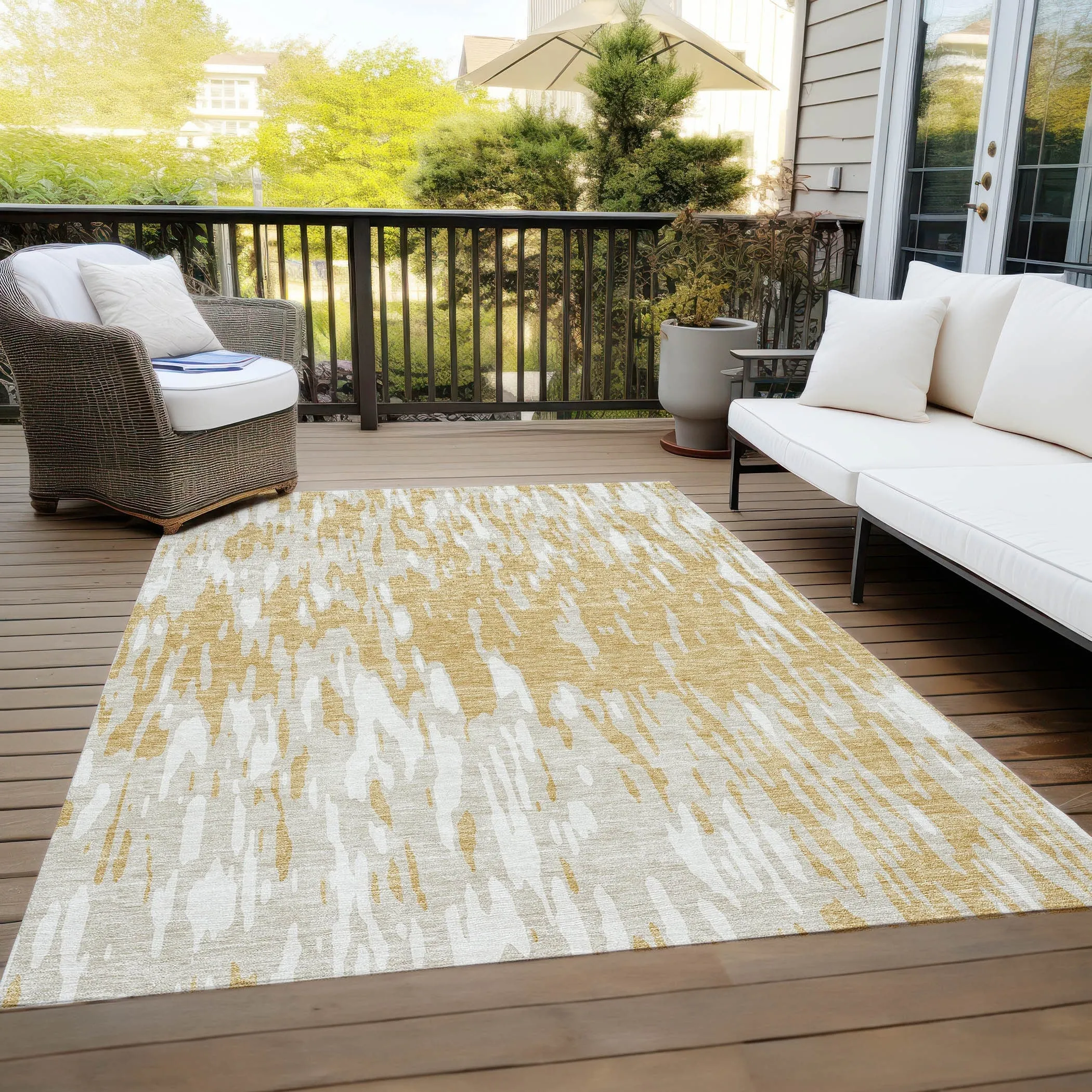 Machine Washable Indoor/ Outdoor Abstract Chantille Rug