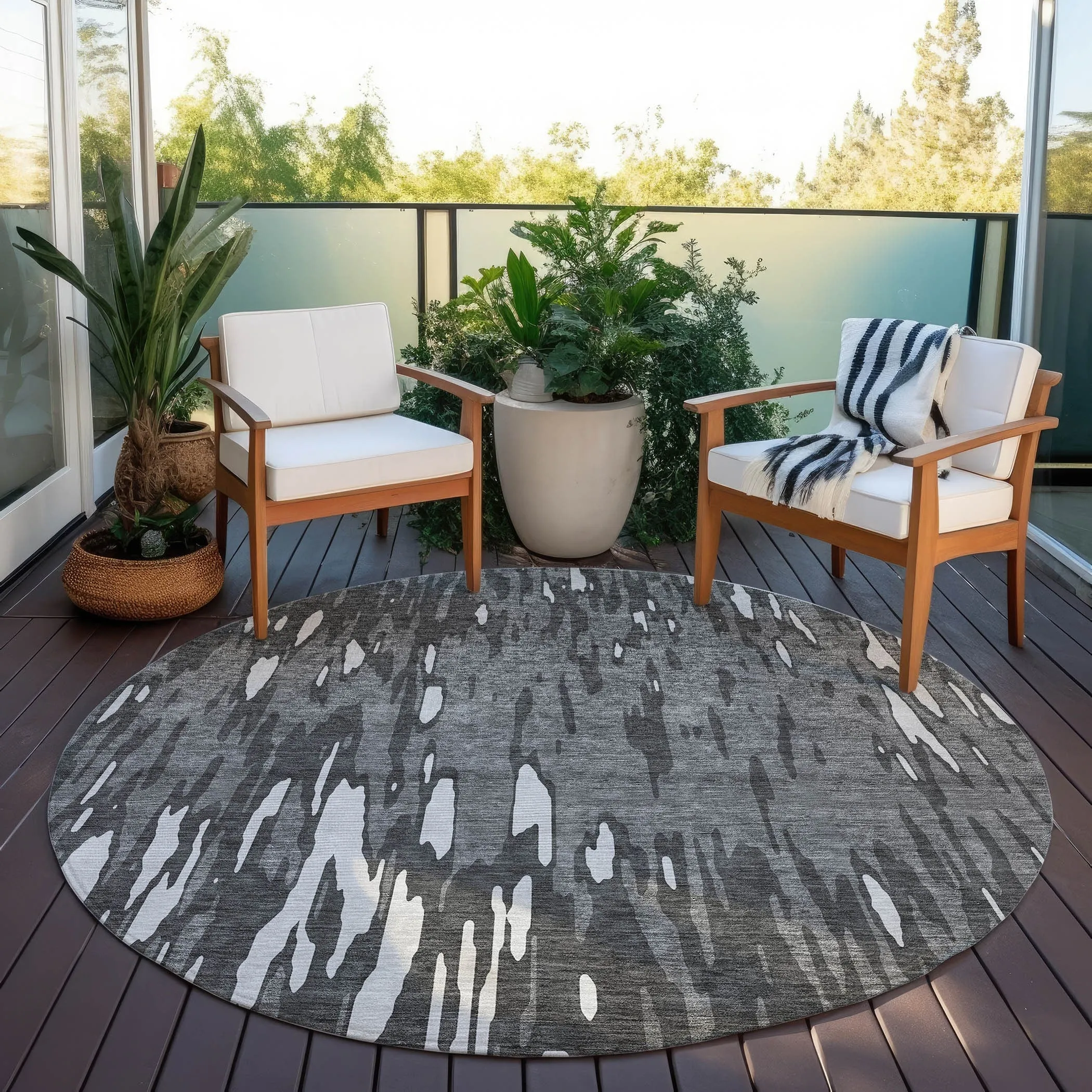 Machine Washable Indoor/ Outdoor Abstract Chantille Rug