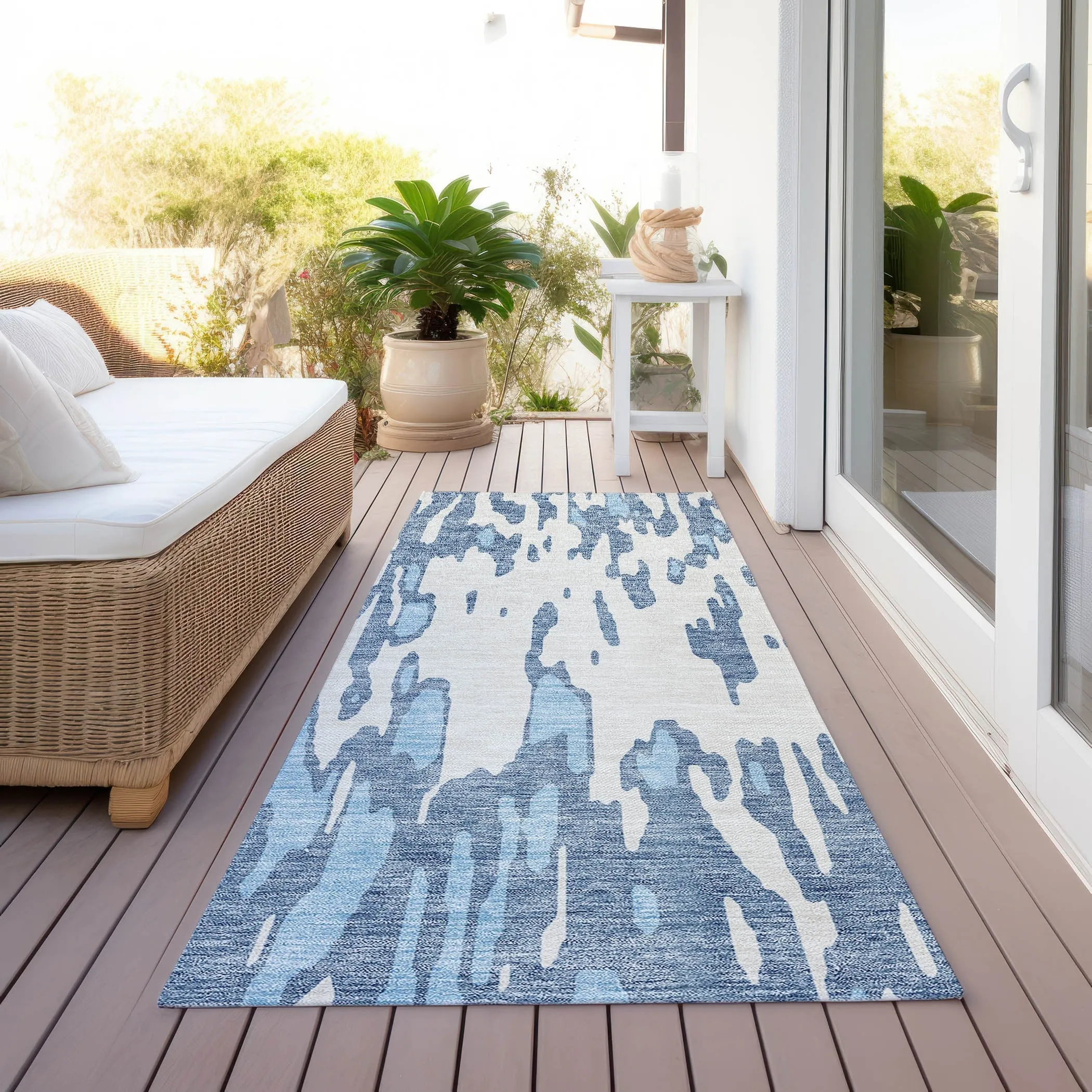 Machine Washable Indoor/ Outdoor Abstract Chantille Rug