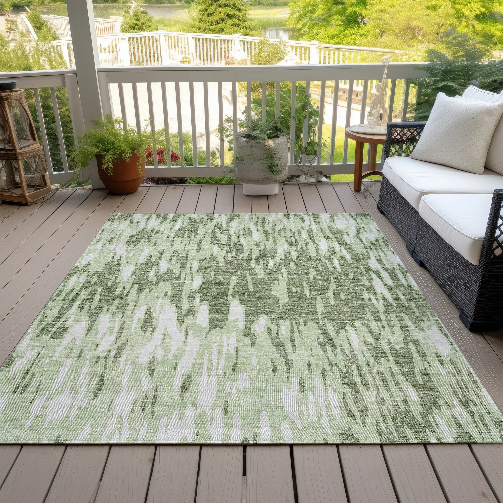 Machine Washable Indoor/ Outdoor Abstract Chantille Rug
