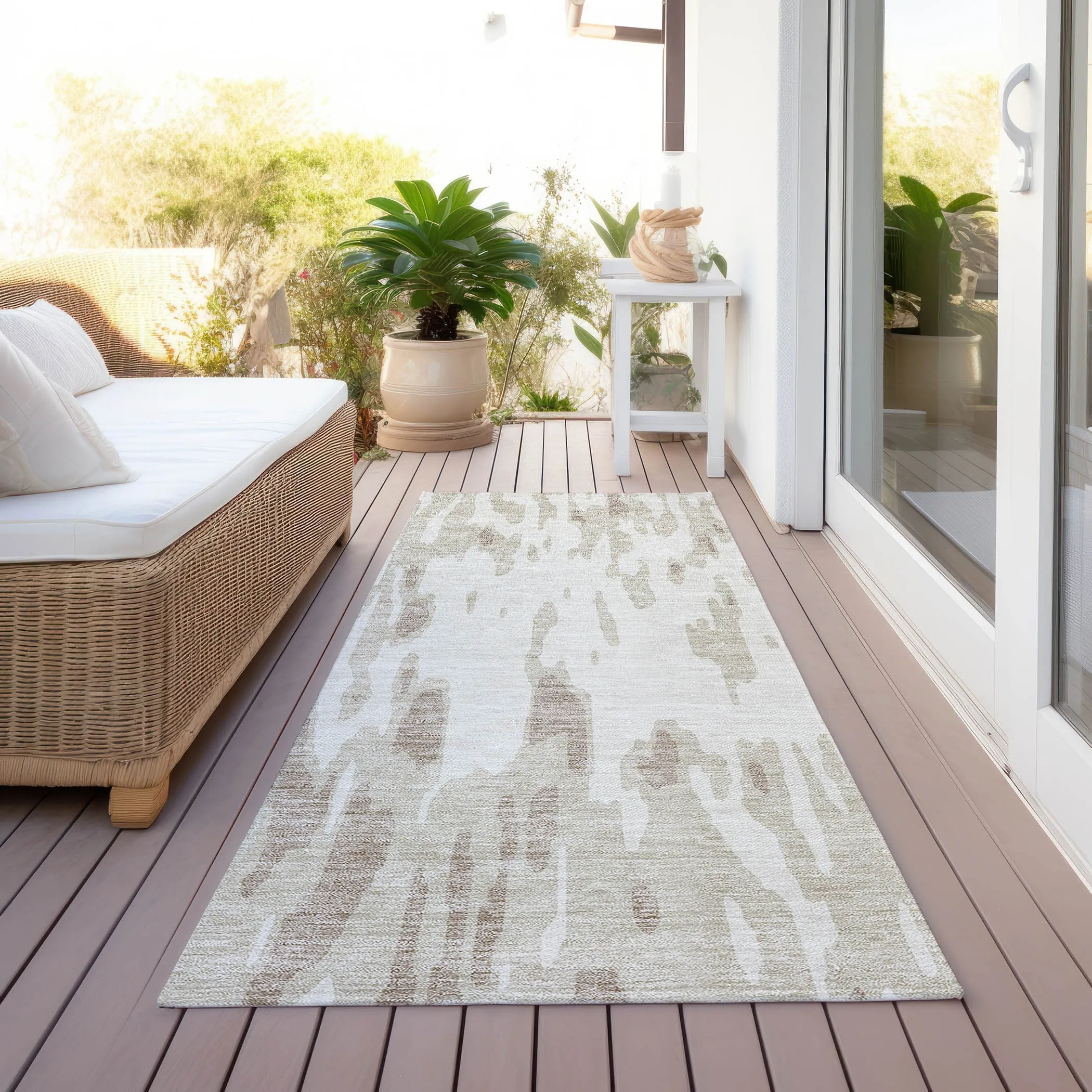 Machine Washable Indoor/ Outdoor Abstract Chantille Rug