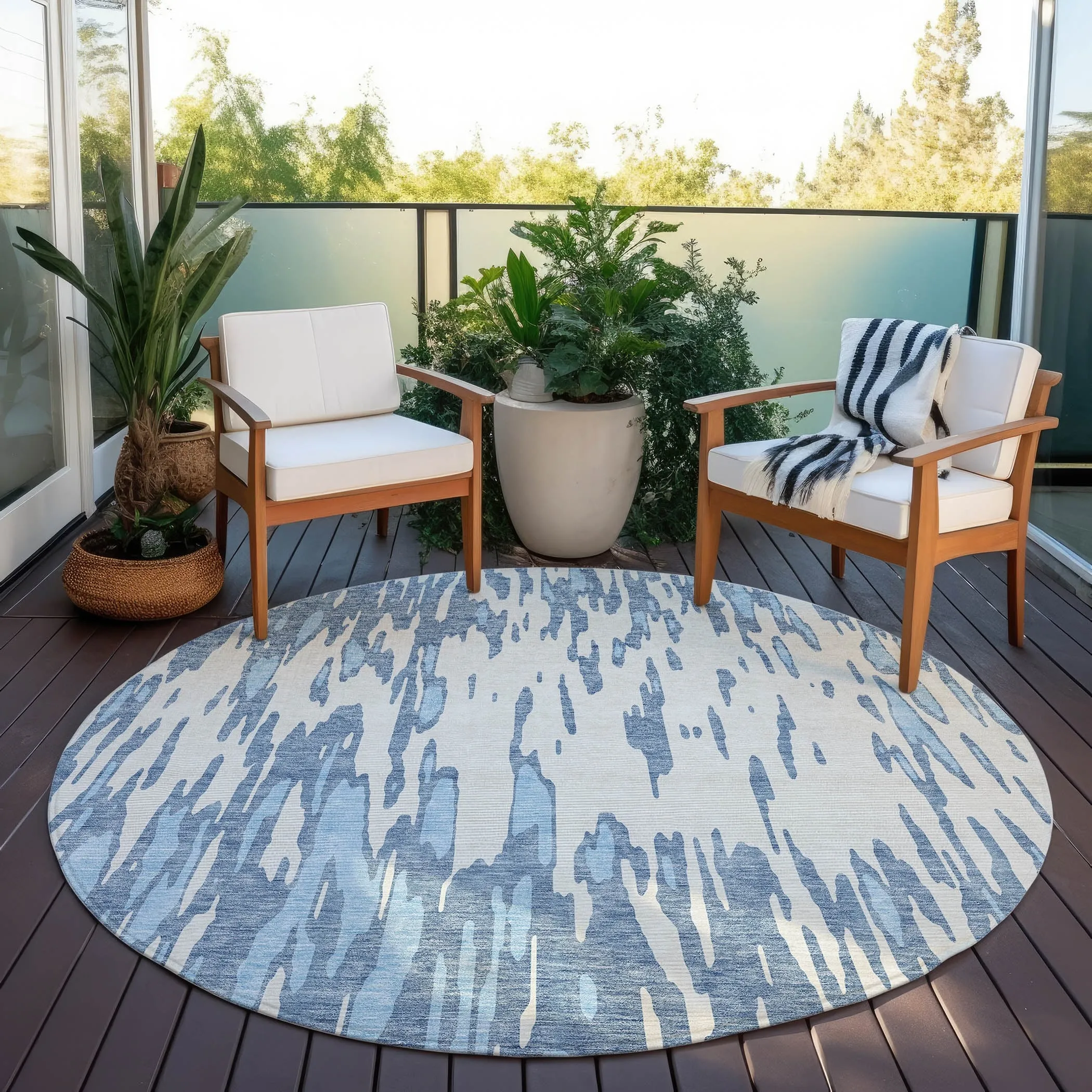 Machine Washable Indoor/ Outdoor Abstract Chantille Rug