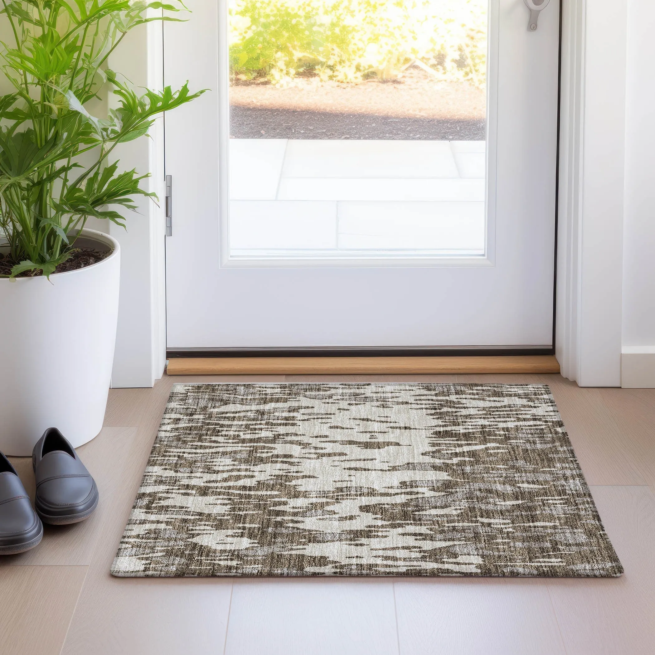 Machine Washable Indoor/ Outdoor Abstract Chantille Rug