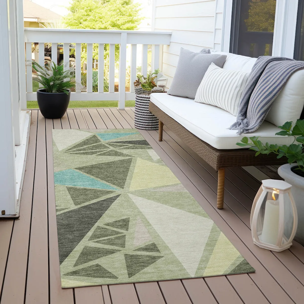 Machine Washable Indoor/ Outdoor Abstract Mosaic Chantille Rug