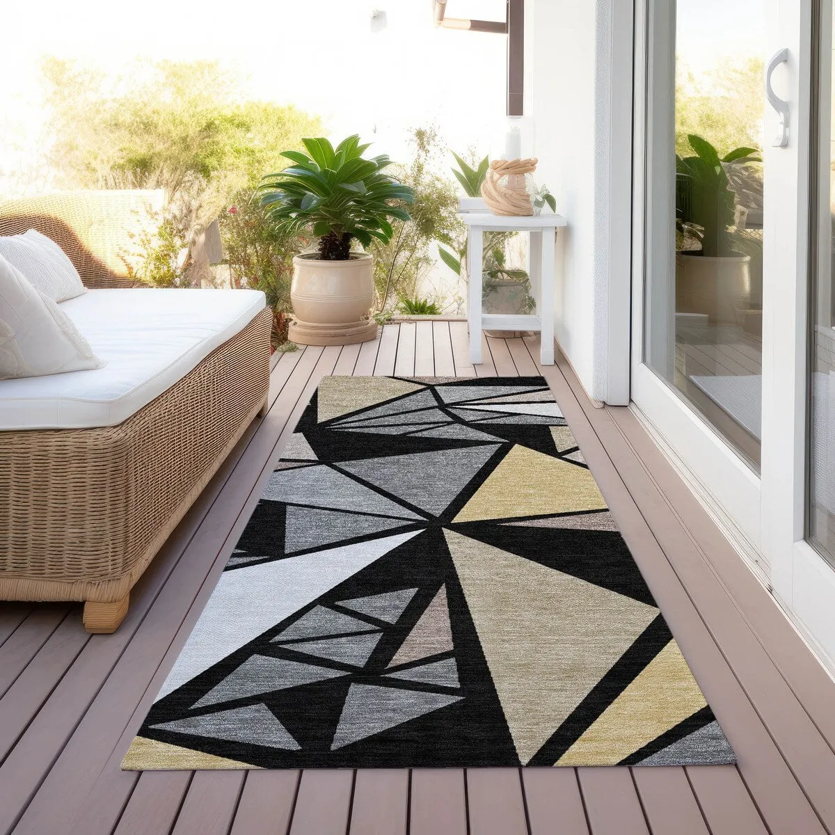 Machine Washable Indoor/ Outdoor Abstract Mosaic Chantille Rug