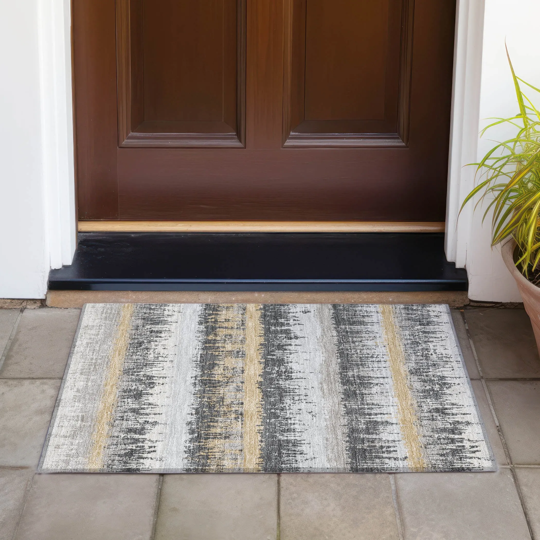 Machine Washable Indoor/ Outdoor Abstract Ombre Chantille Rug