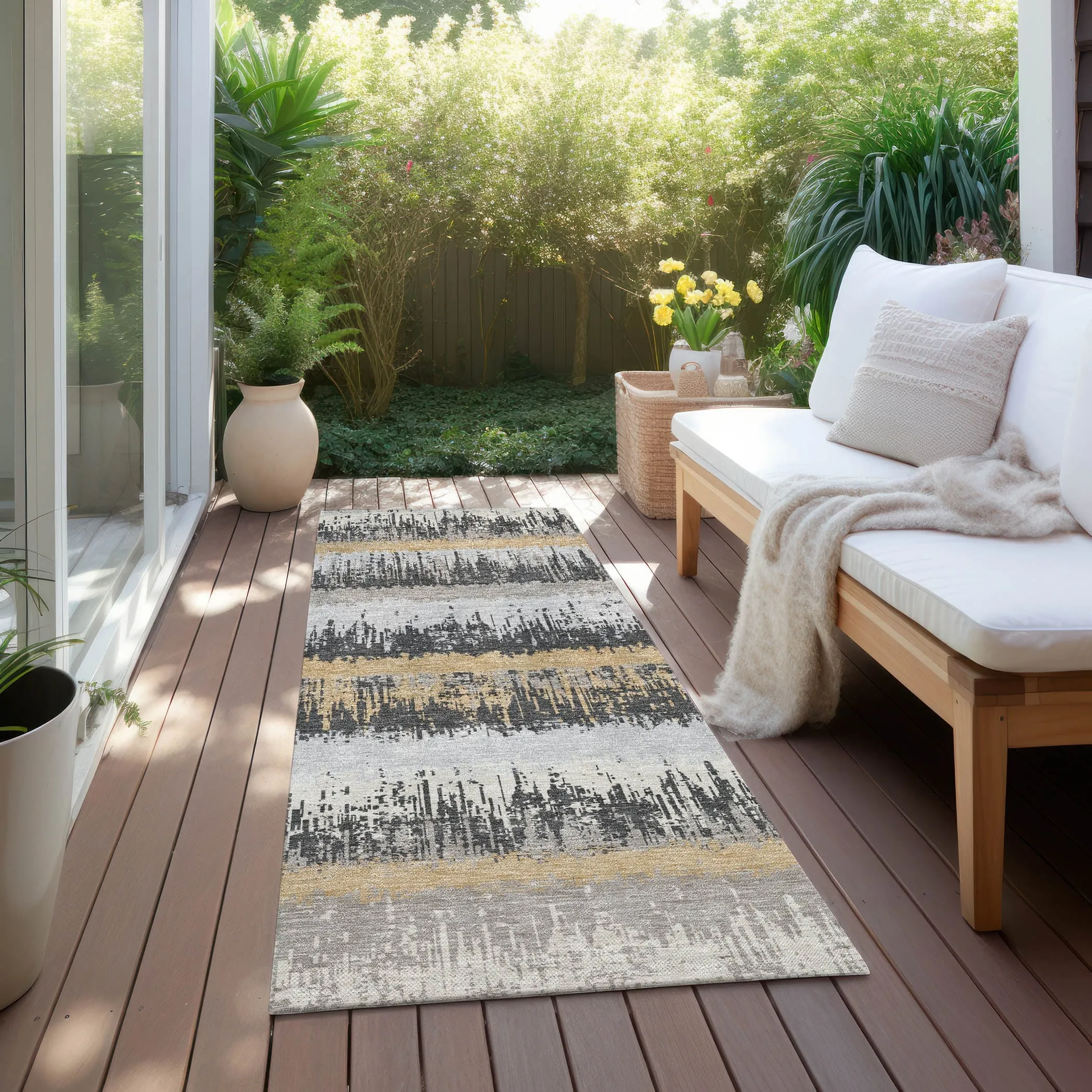 Machine Washable Indoor/ Outdoor Abstract Ombre Chantille Rug