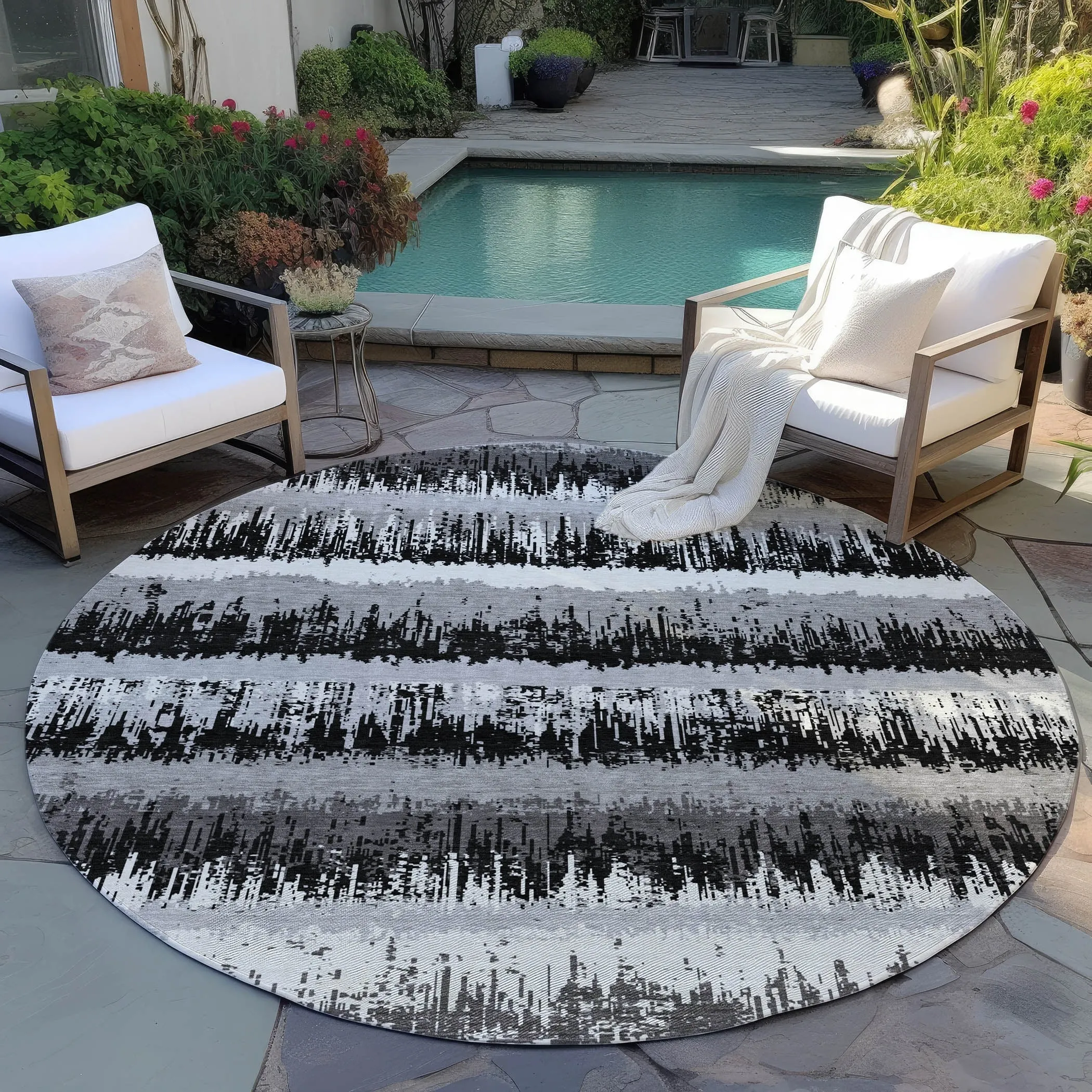 Machine Washable Indoor/ Outdoor Abstract Ombre Chantille Rug