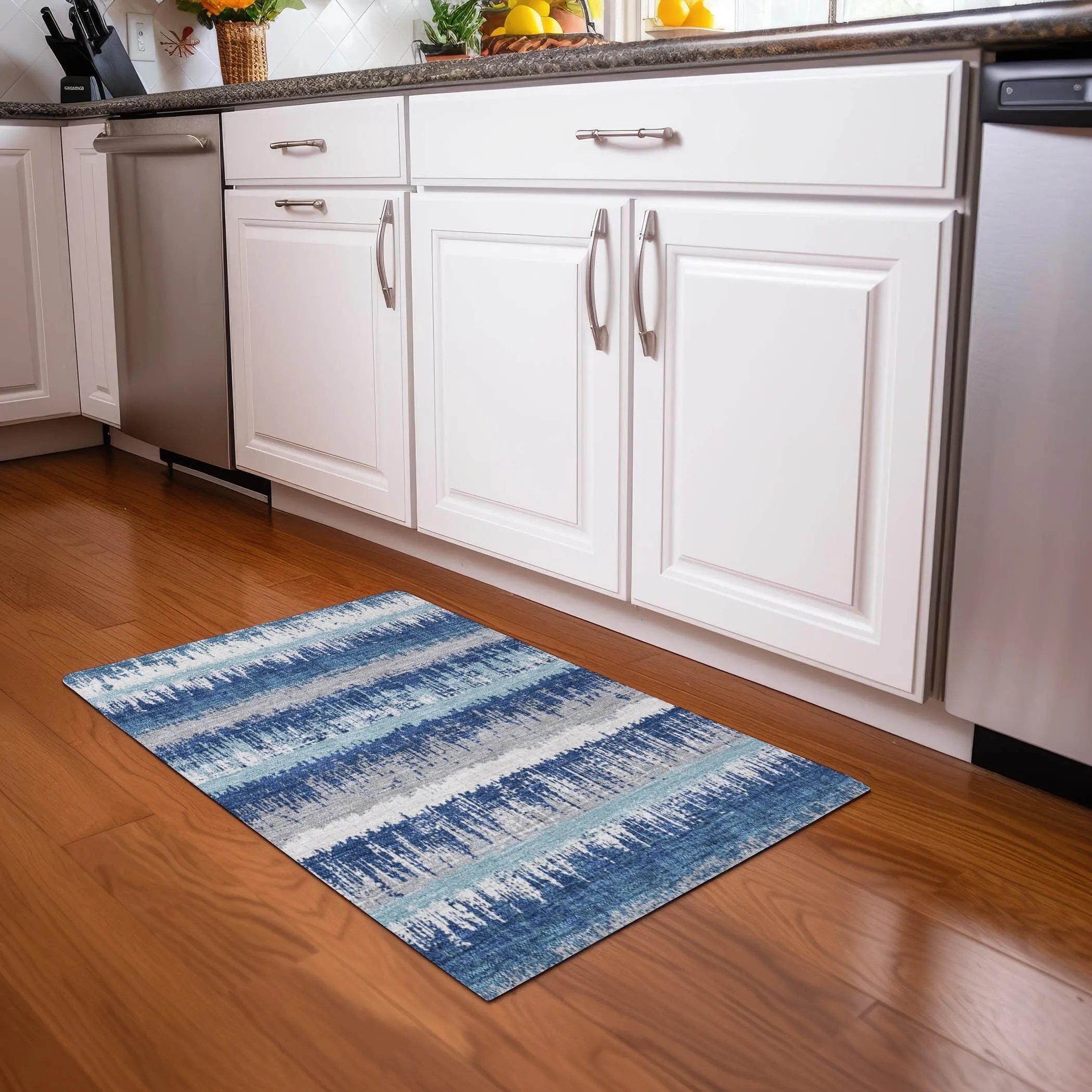 Machine Washable Indoor/ Outdoor Abstract Ombre Chantille Rug