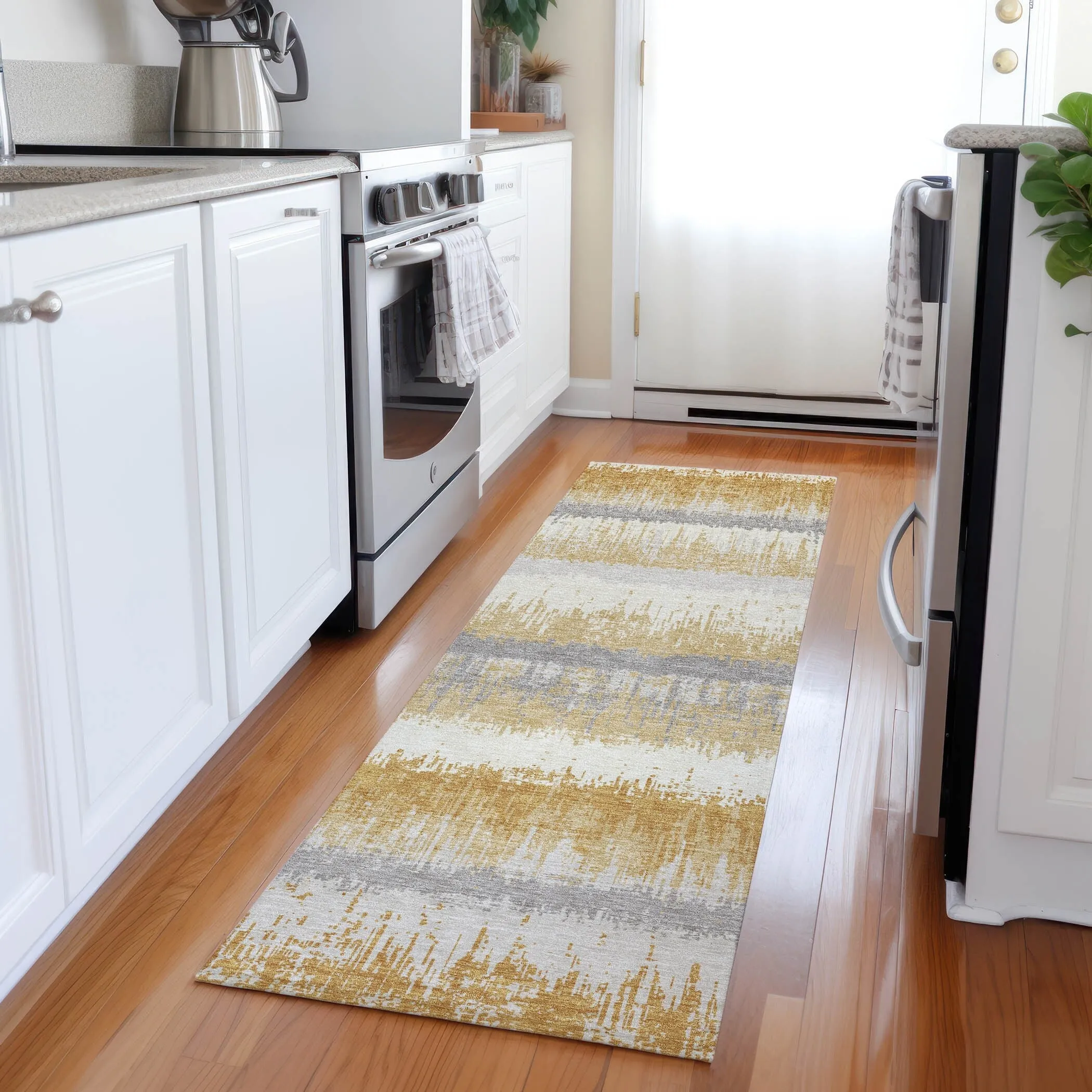 Machine Washable Indoor/ Outdoor Abstract Ombre Chantille Rug