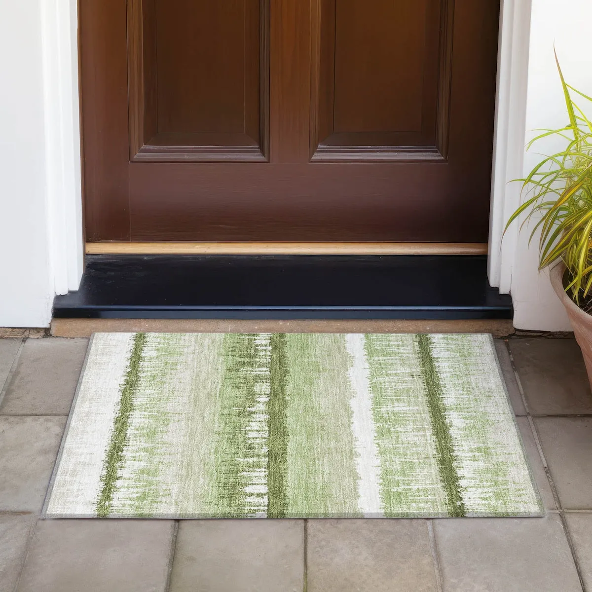 Machine Washable Indoor/ Outdoor Abstract Ombre Chantille Rug
