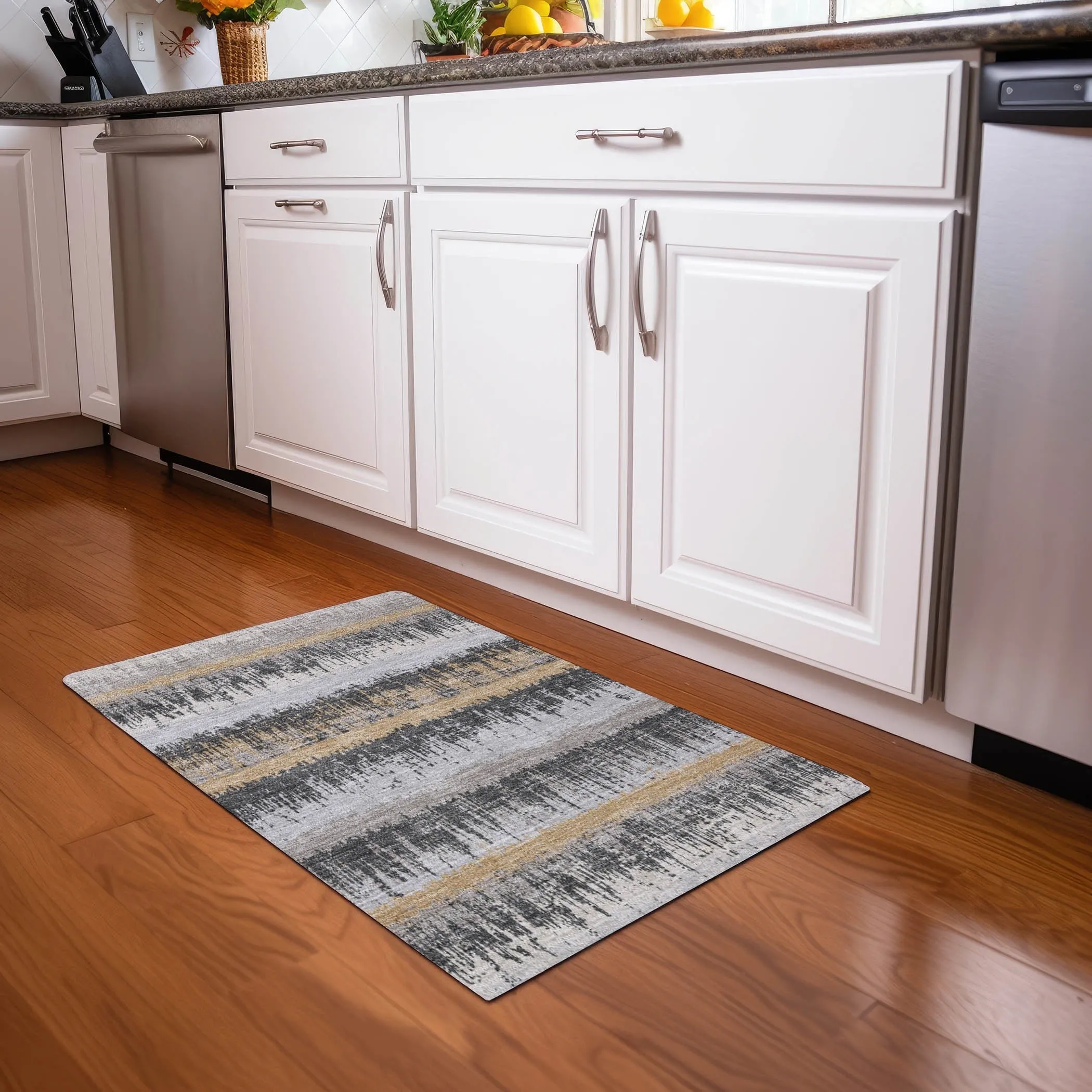Machine Washable Indoor/ Outdoor Abstract Ombre Chantille Rug