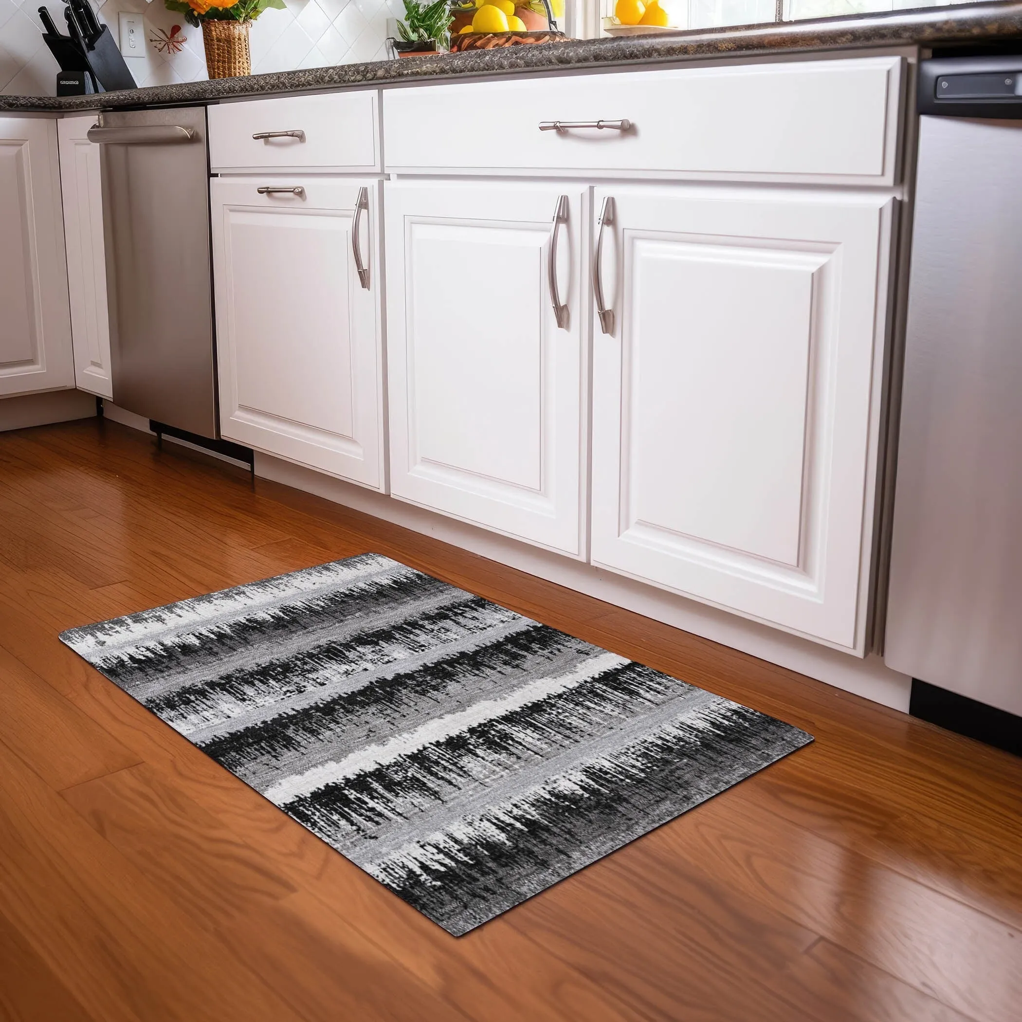 Machine Washable Indoor/ Outdoor Abstract Ombre Chantille Rug