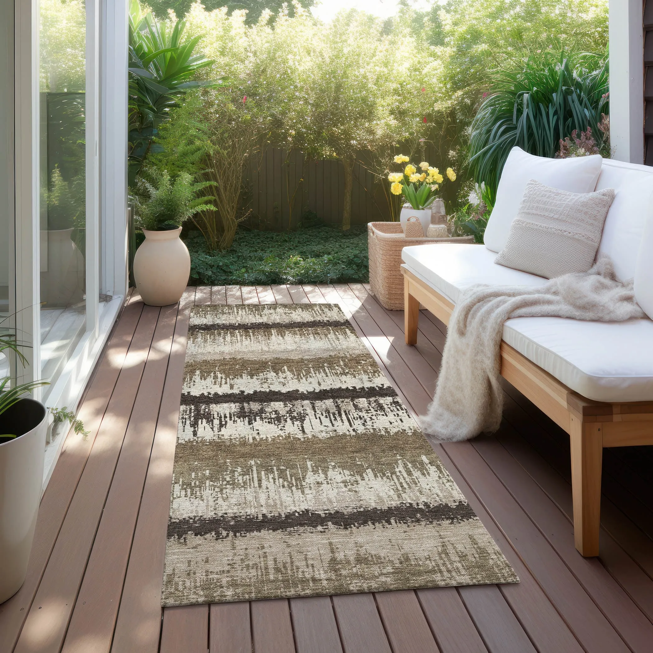 Machine Washable Indoor/ Outdoor Abstract Ombre Chantille Rug