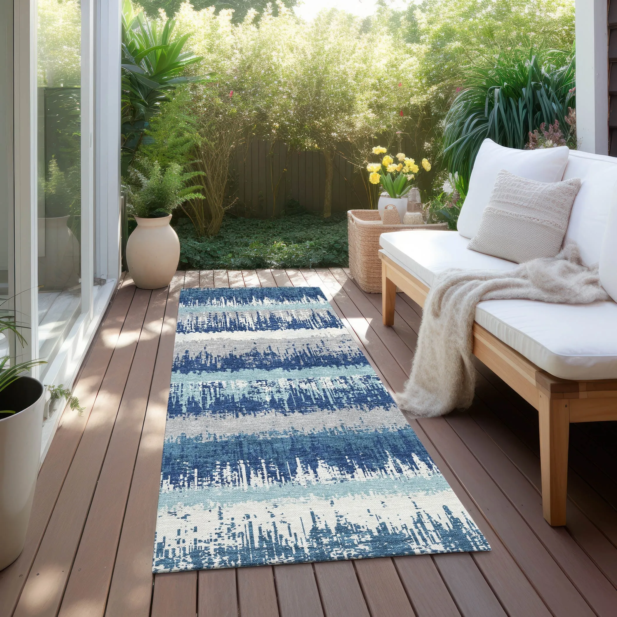 Machine Washable Indoor/ Outdoor Abstract Ombre Chantille Rug