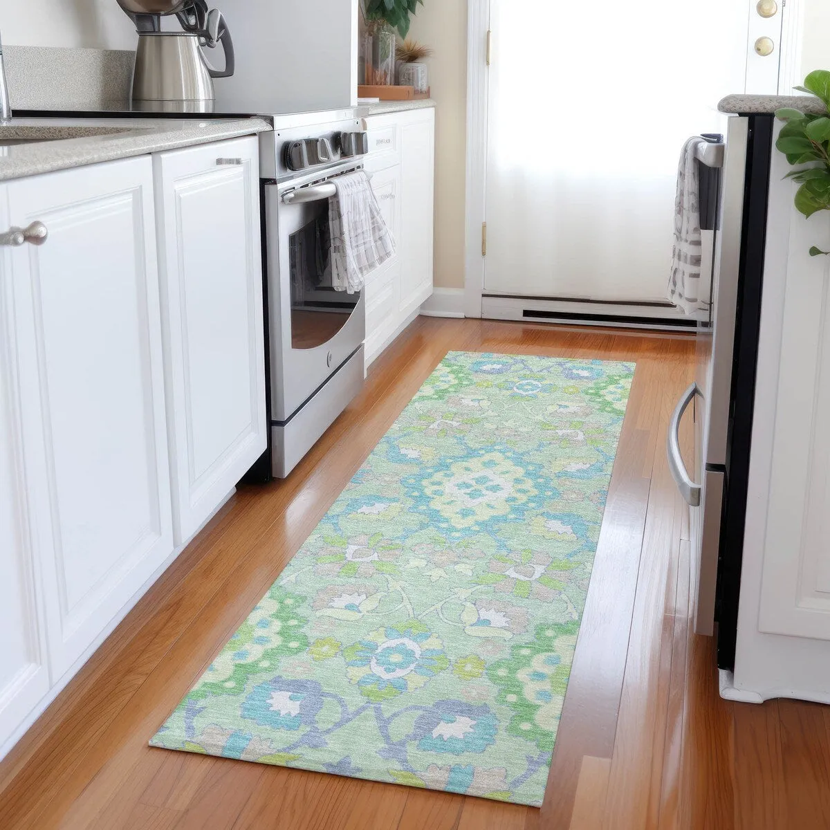 Machine Washable Indoor/ Outdoor Boho Traditional Chantille Rug
