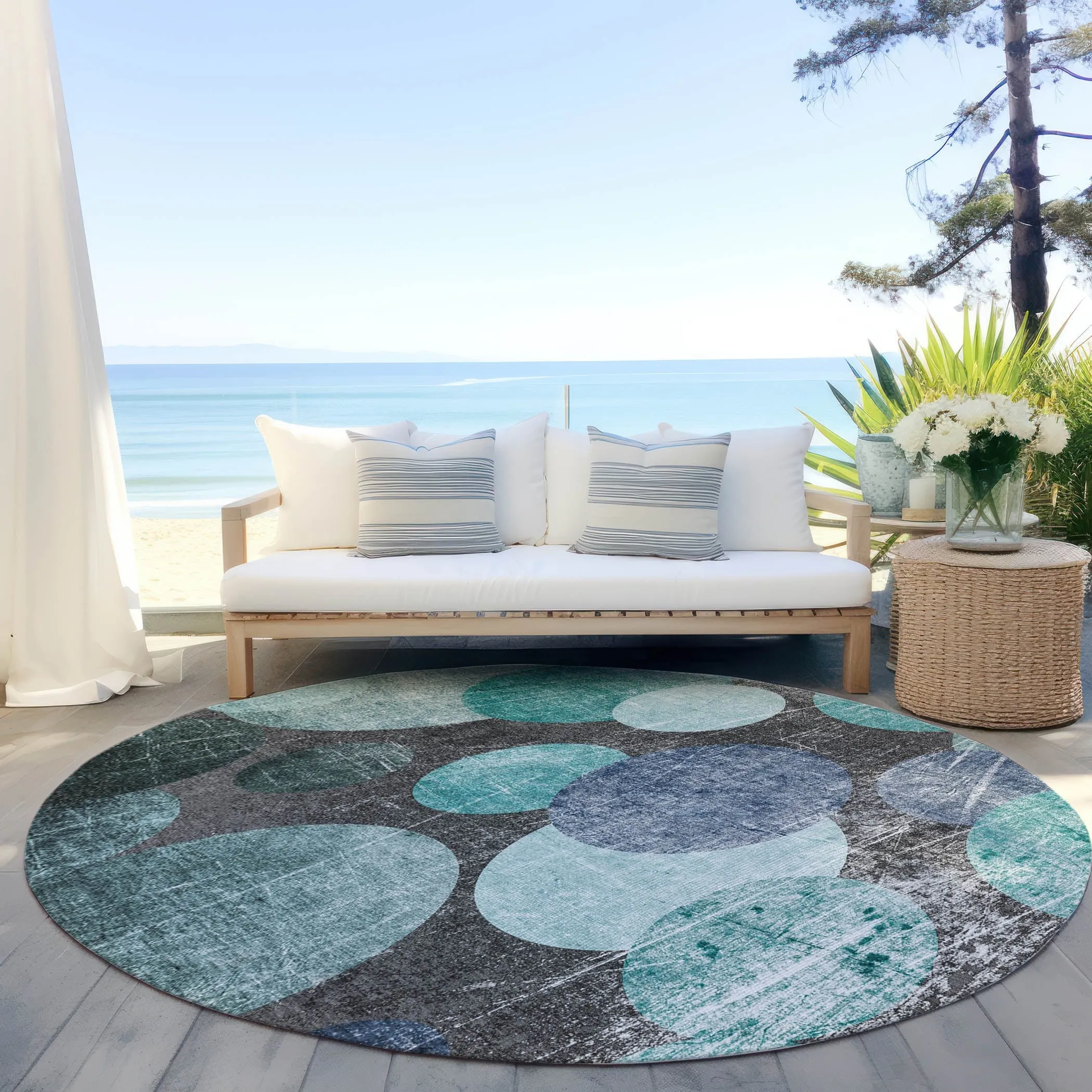 Machine Washable Indoor/ Outdoor Bubbles Chantille Rug