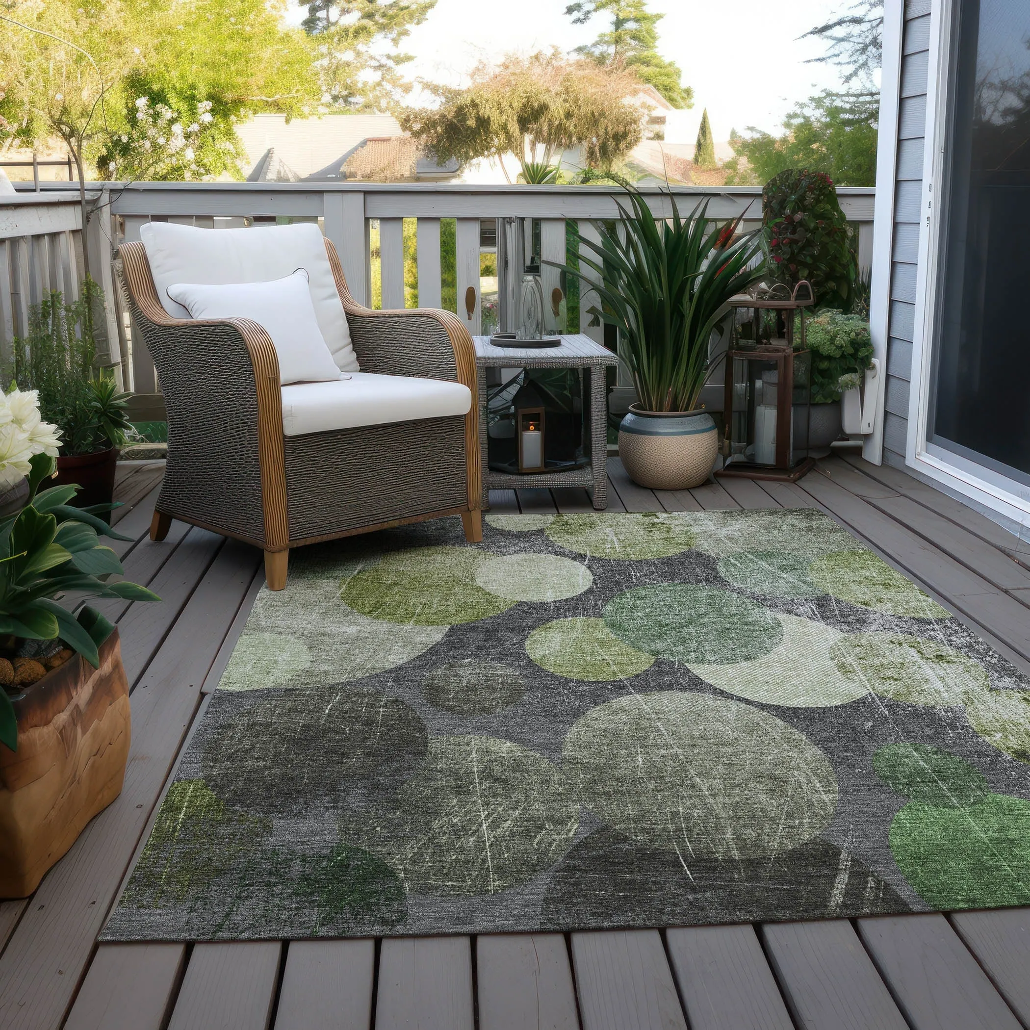 Machine Washable Indoor/ Outdoor Bubbles Chantille Rug