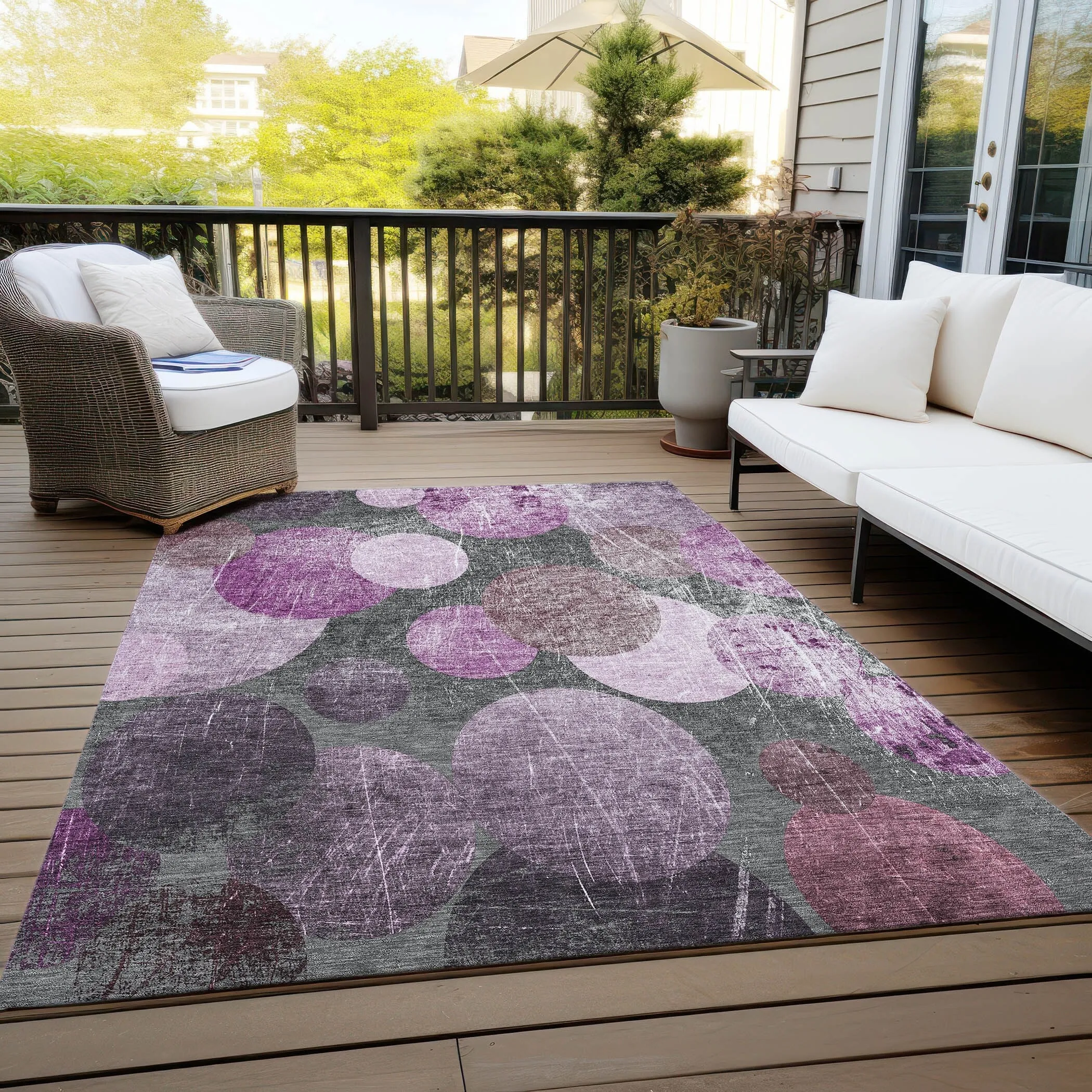 Machine Washable Indoor/ Outdoor Bubbles Chantille Rug