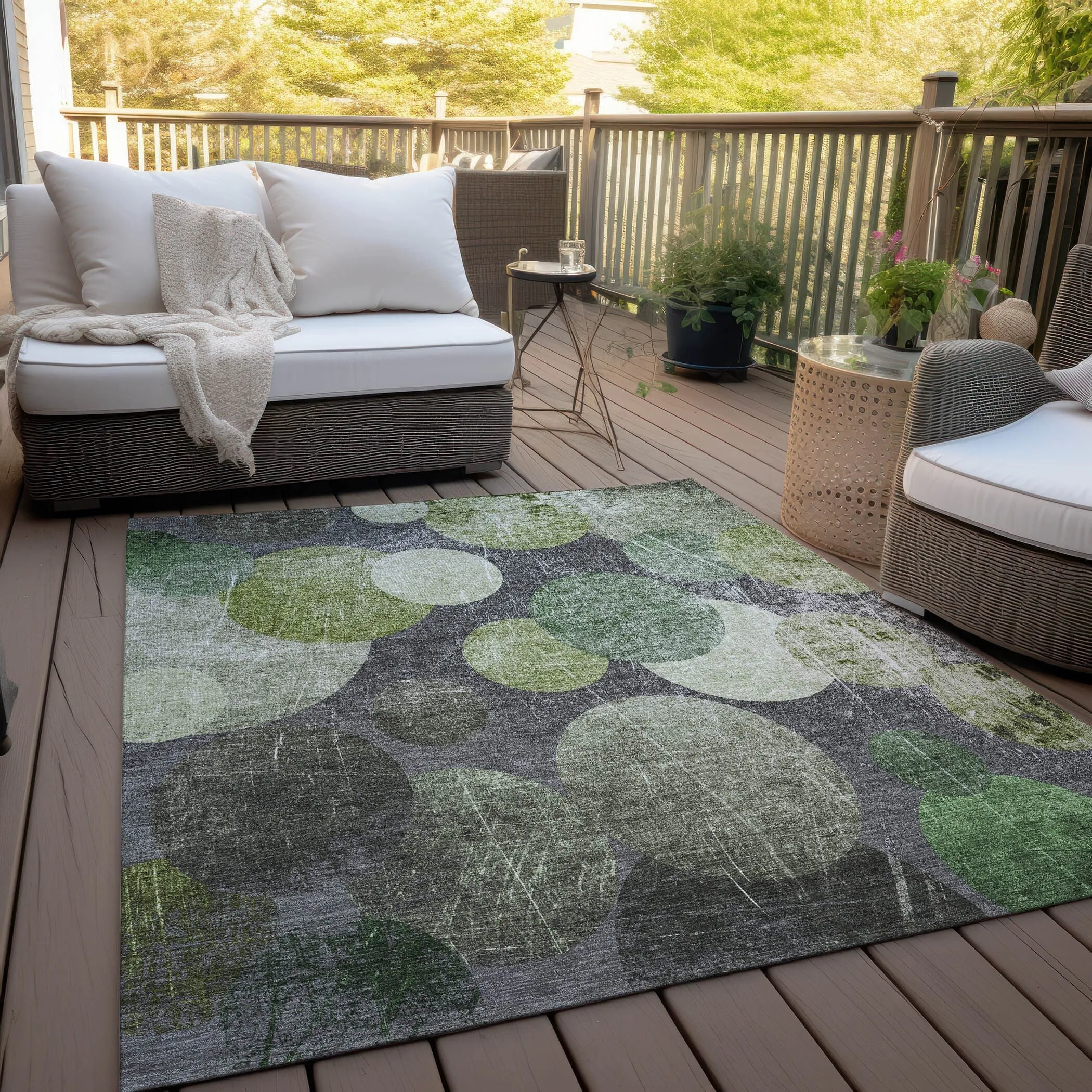 Machine Washable Indoor/ Outdoor Bubbles Chantille Rug