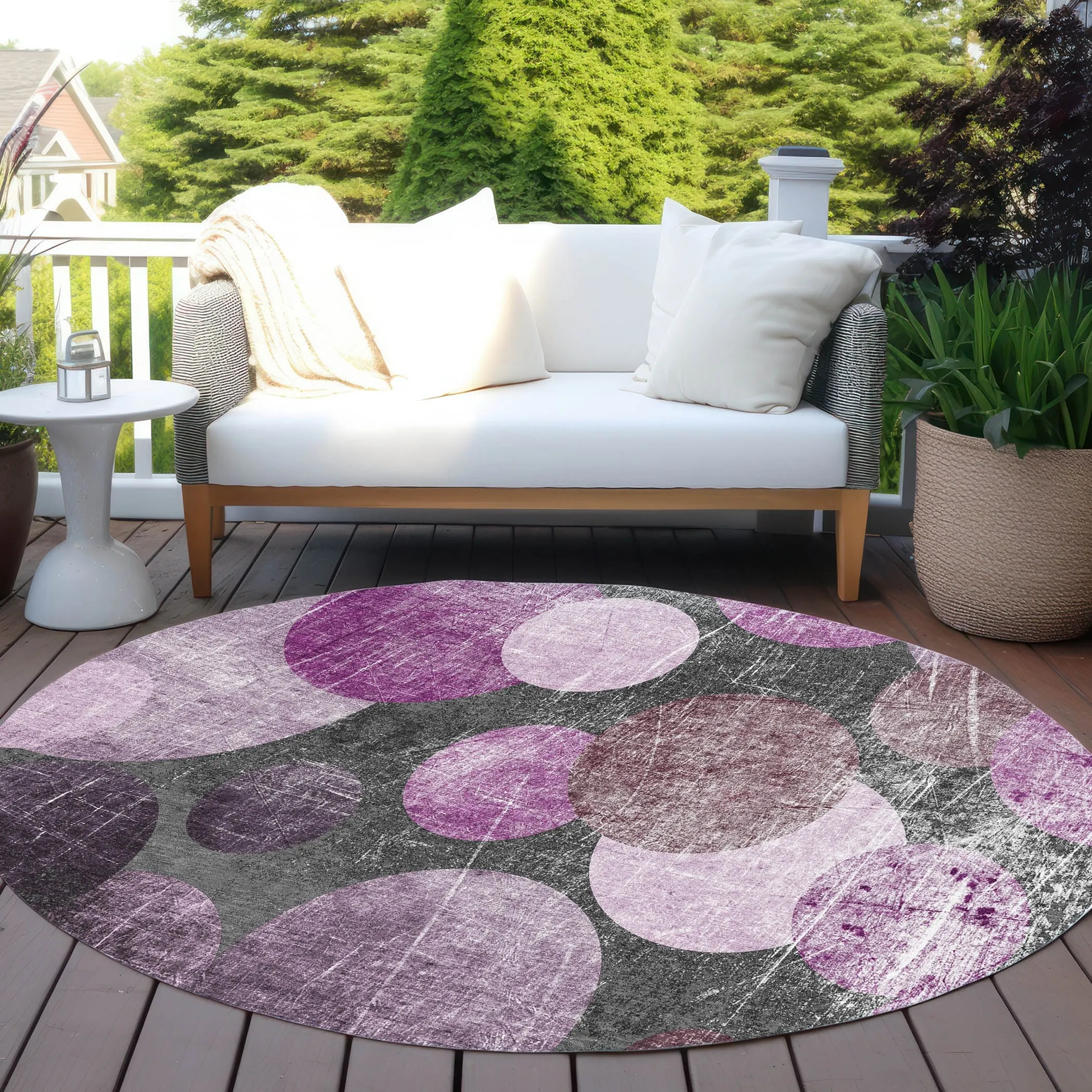 Machine Washable Indoor/ Outdoor Bubbles Chantille Rug