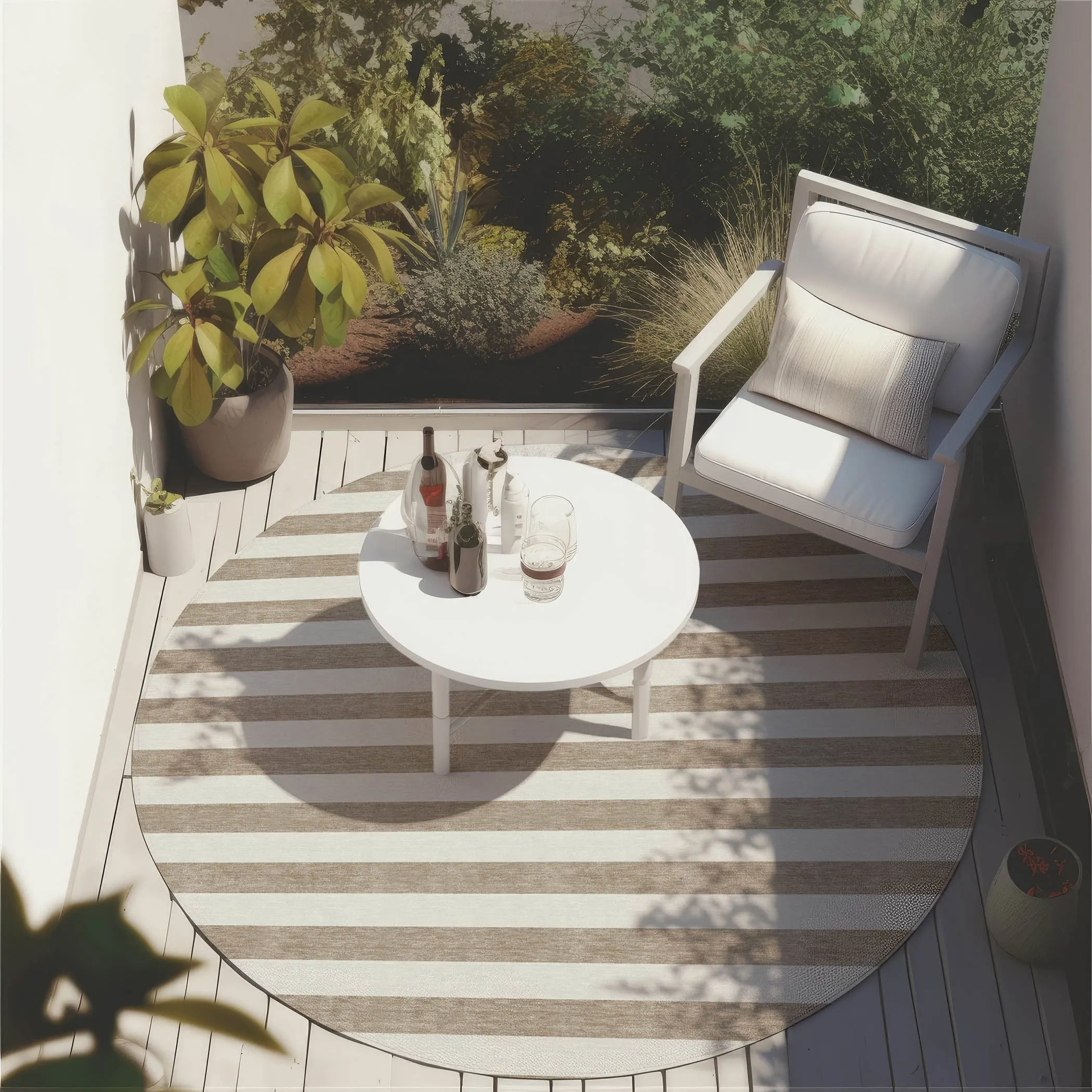 Machine Washable Indoor/ Outdoor Cabana Striped Chantille Rug