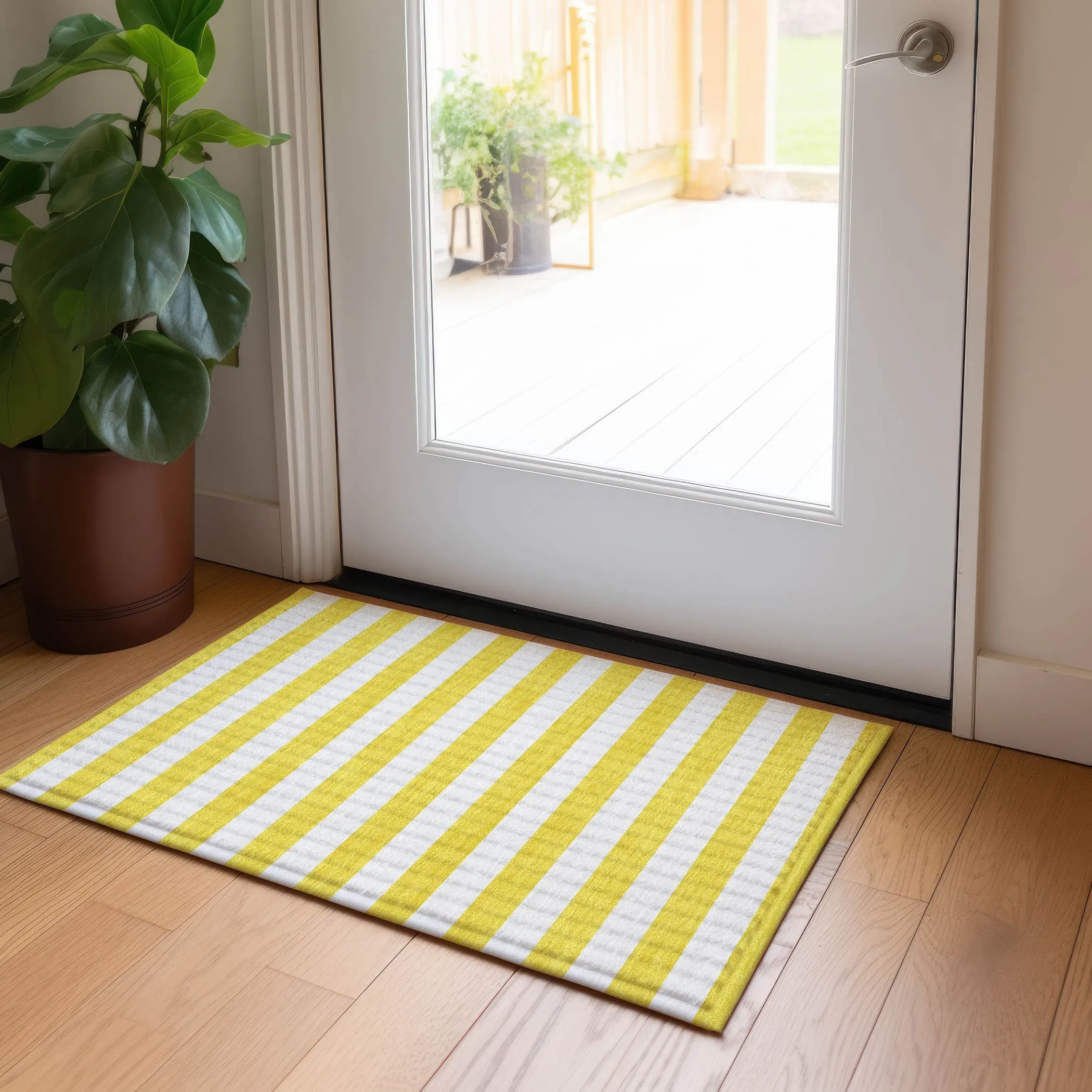 Machine Washable Indoor/ Outdoor Cabana Striped Chantille Rug