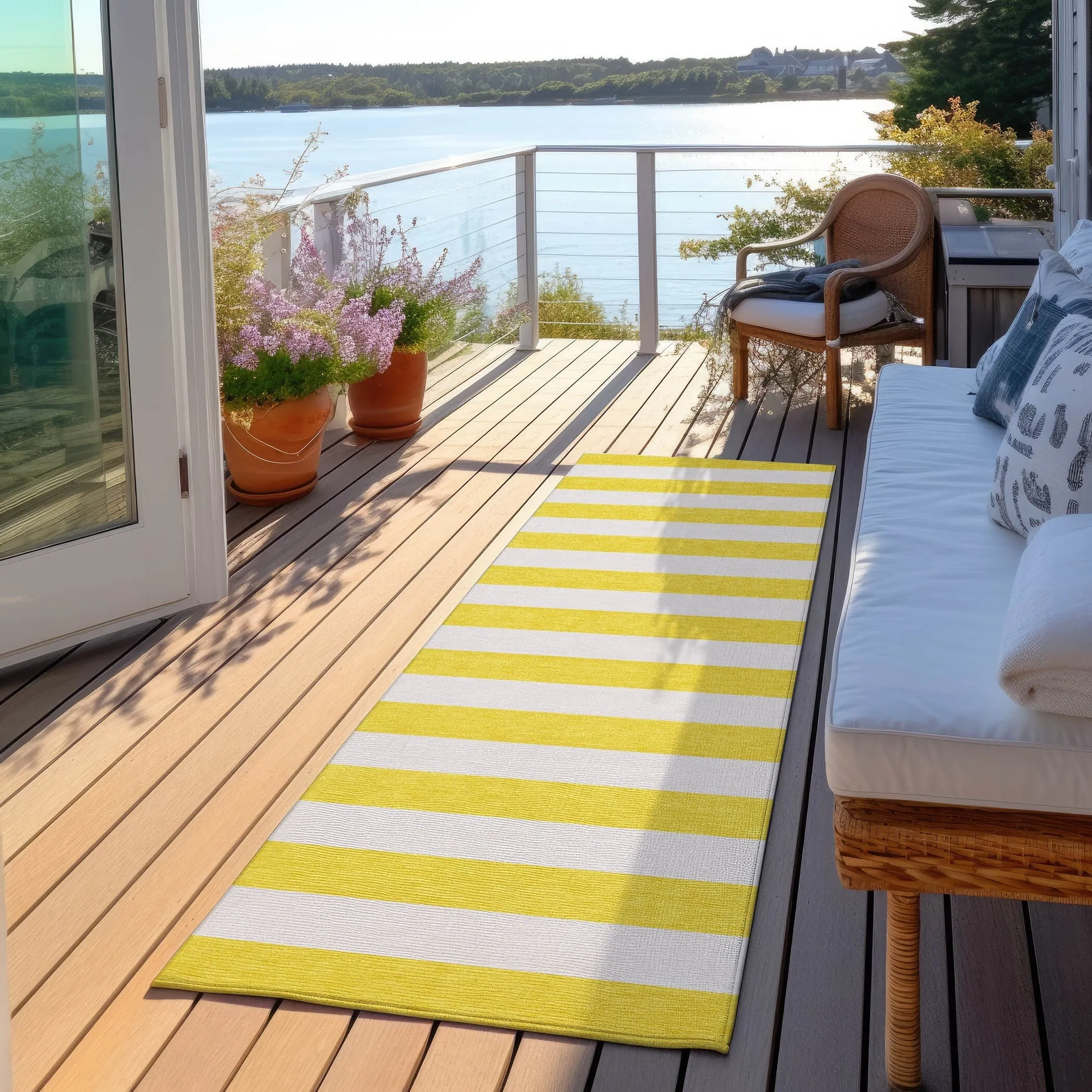 Machine Washable Indoor/ Outdoor Cabana Striped Chantille Rug