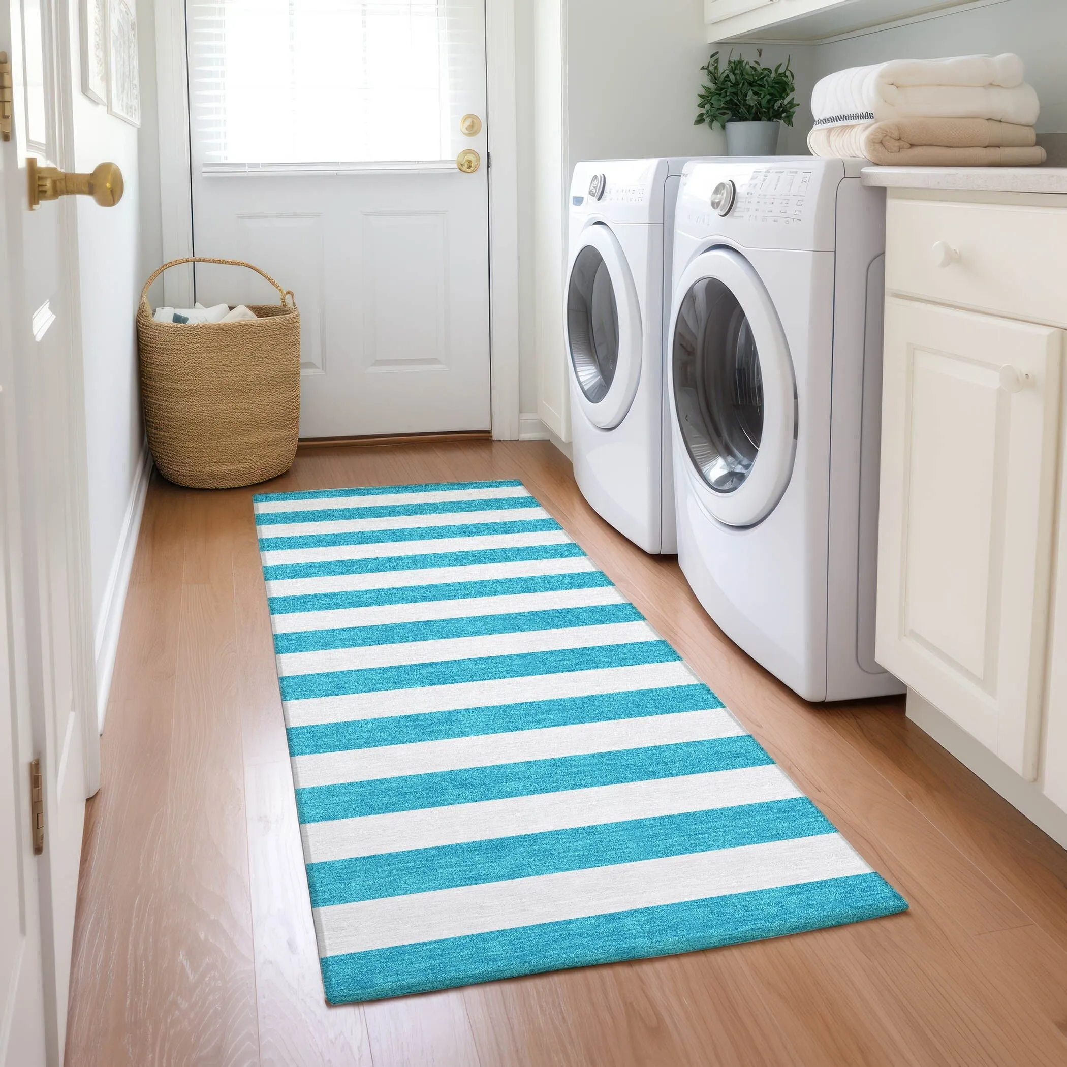 Machine Washable Indoor/ Outdoor Cabana Striped Chantille Rug