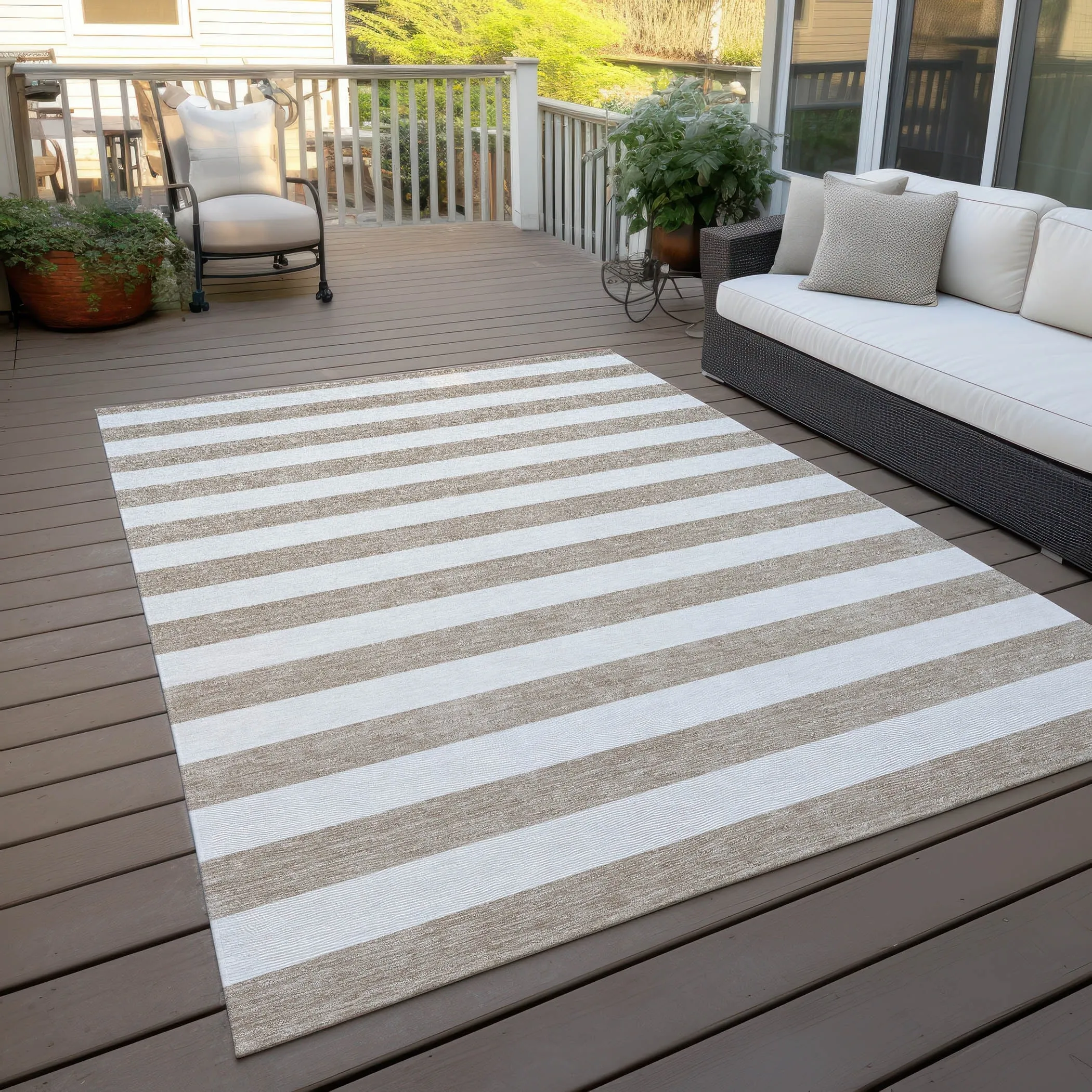 Machine Washable Indoor/ Outdoor Cabana Striped Chantille Rug