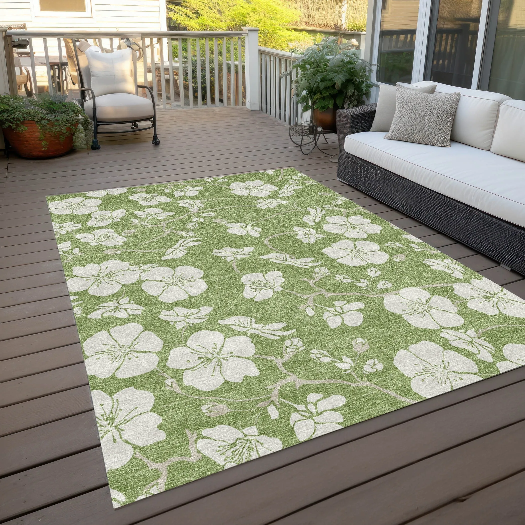 Machine Washable Indoor/ Outdoor Calm Floral Chantille Rug