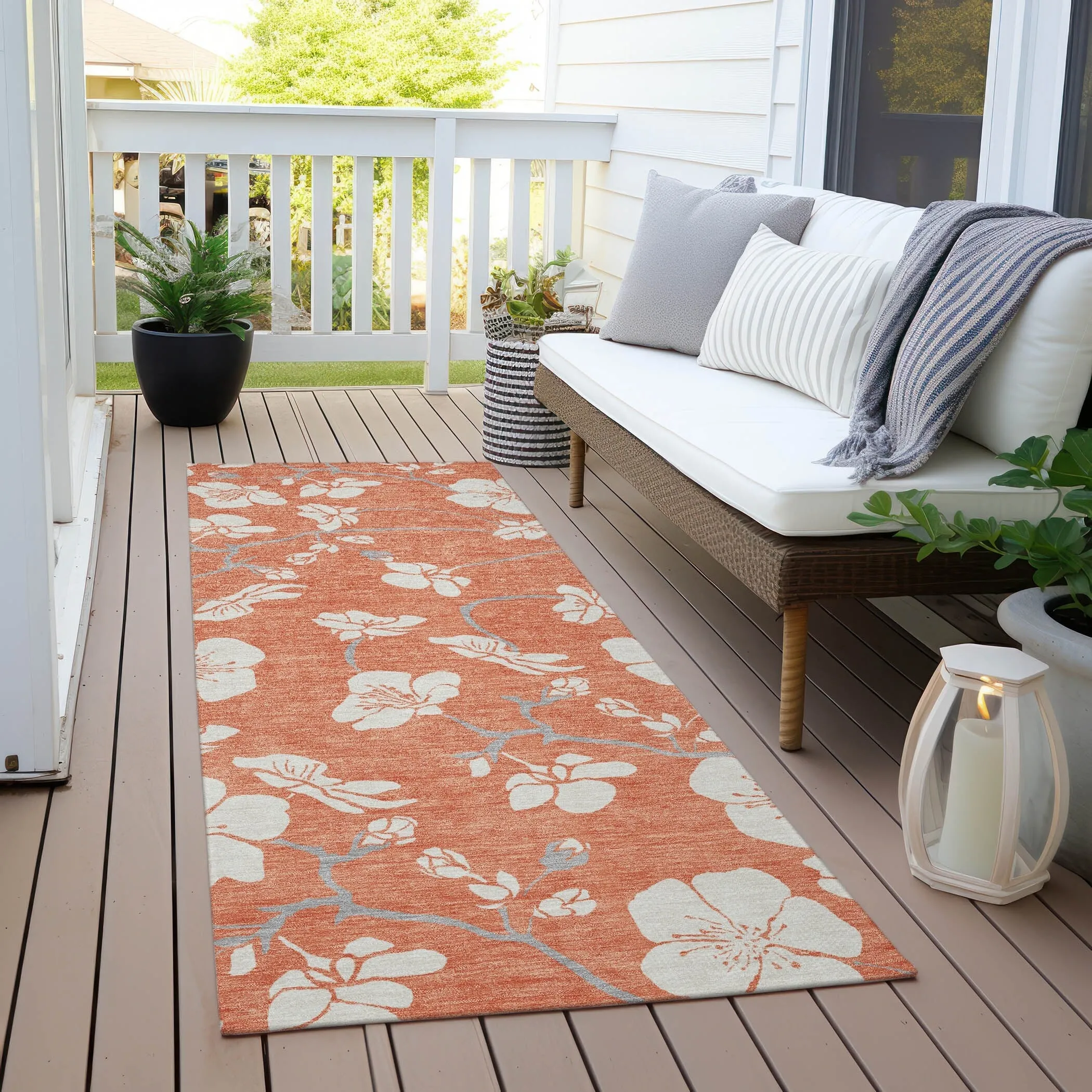 Machine Washable Indoor/ Outdoor Calm Floral Chantille Rug
