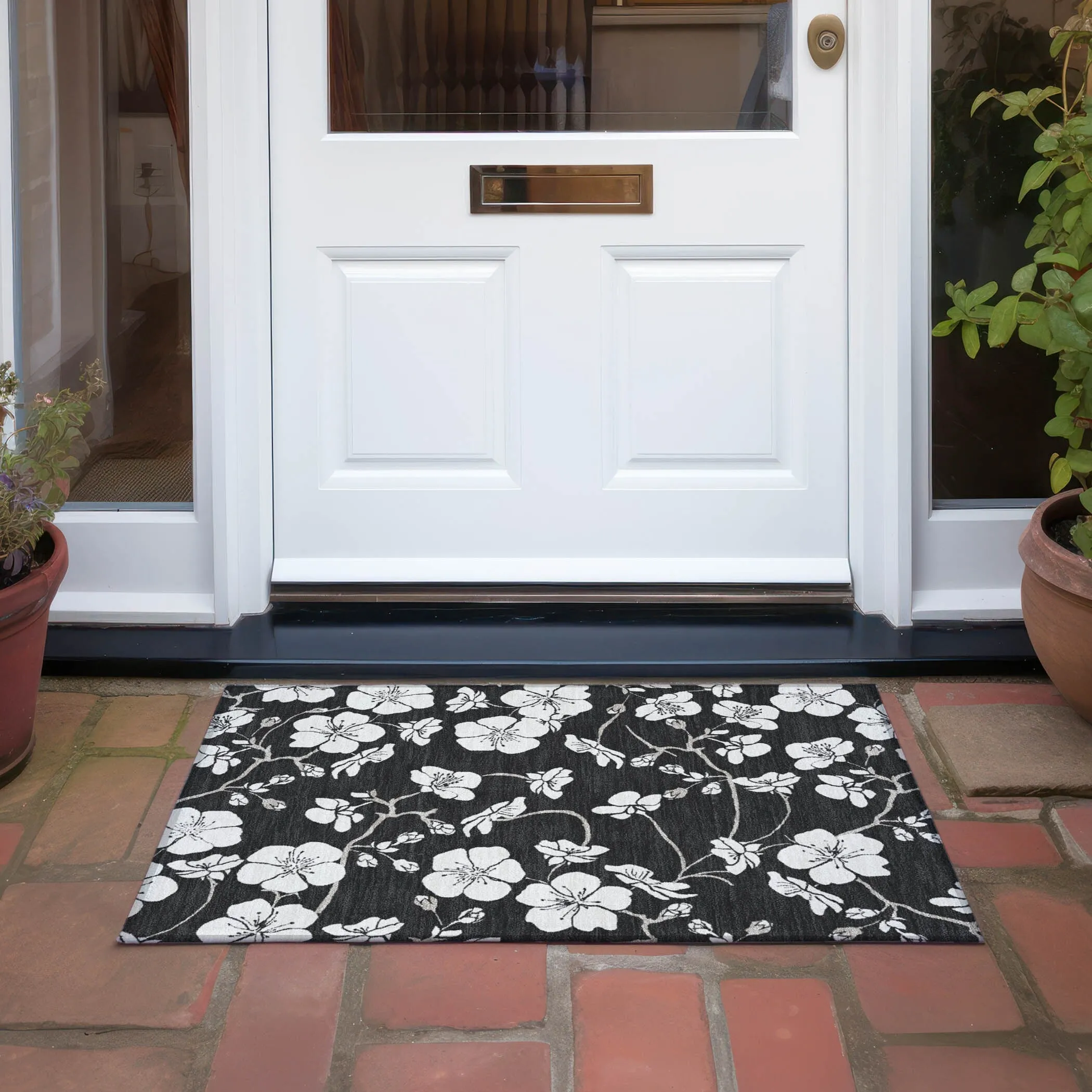 Machine Washable Indoor/ Outdoor Calm Floral Chantille Rug