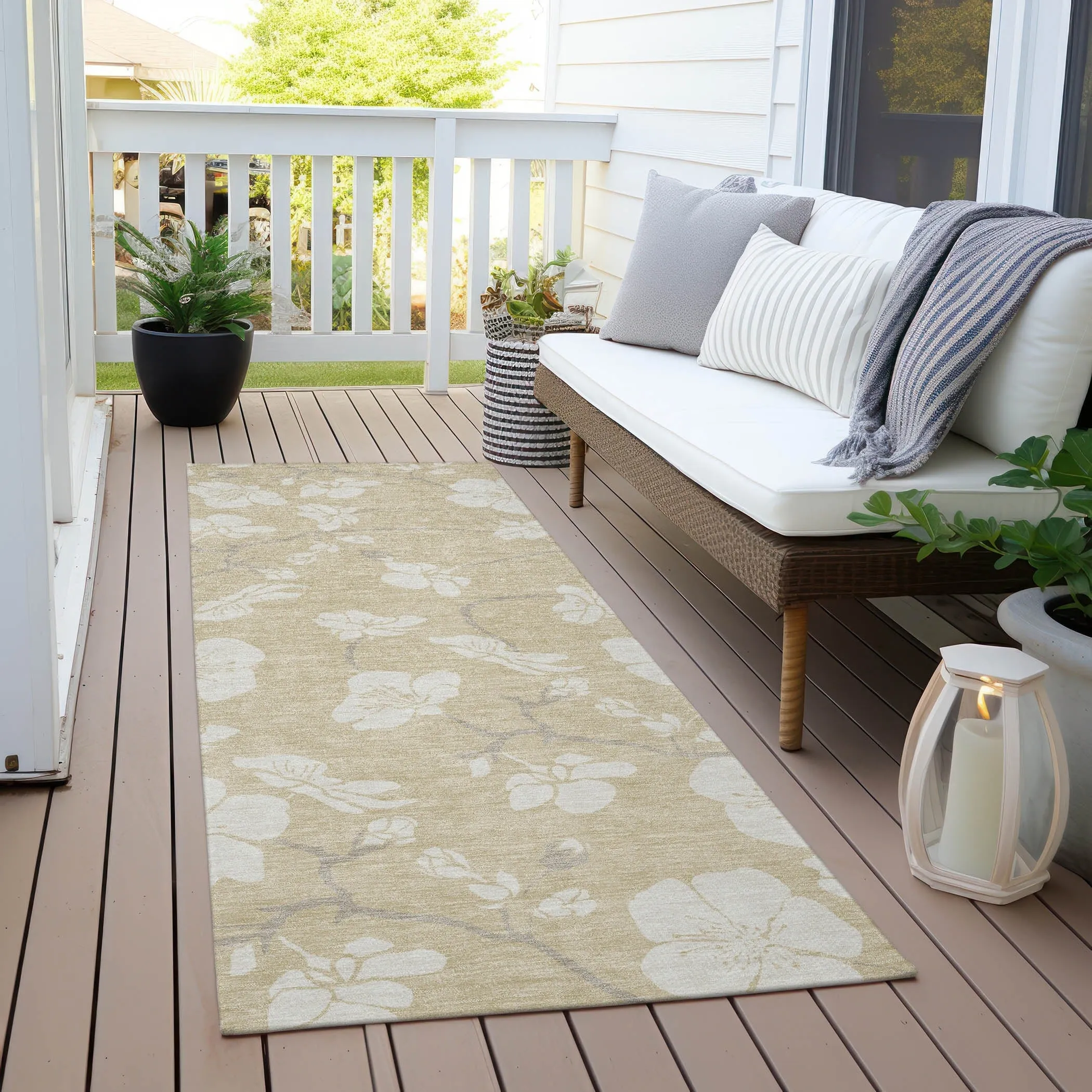 Machine Washable Indoor/ Outdoor Calm Floral Chantille Rug