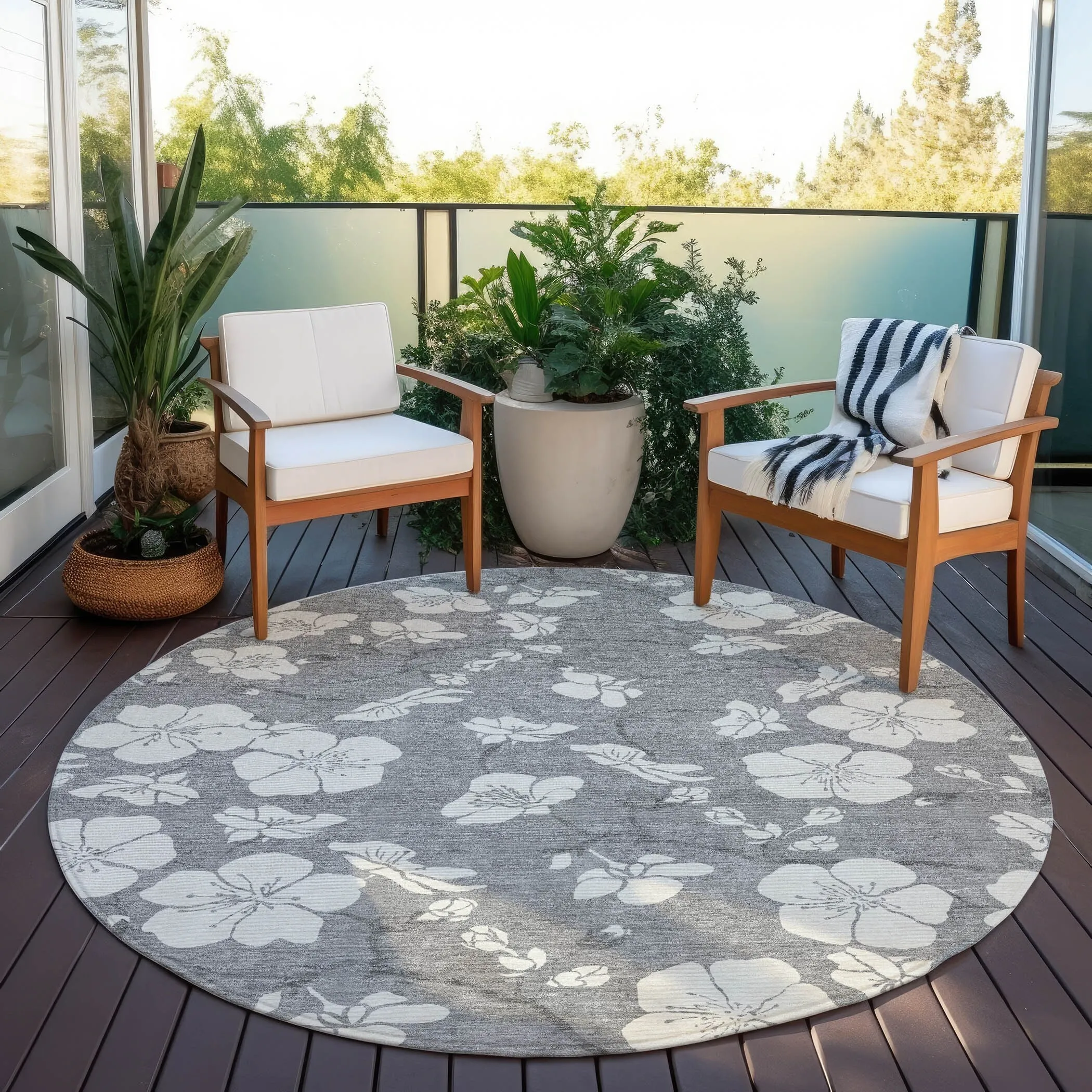 Machine Washable Indoor/ Outdoor Calm Floral Chantille Rug