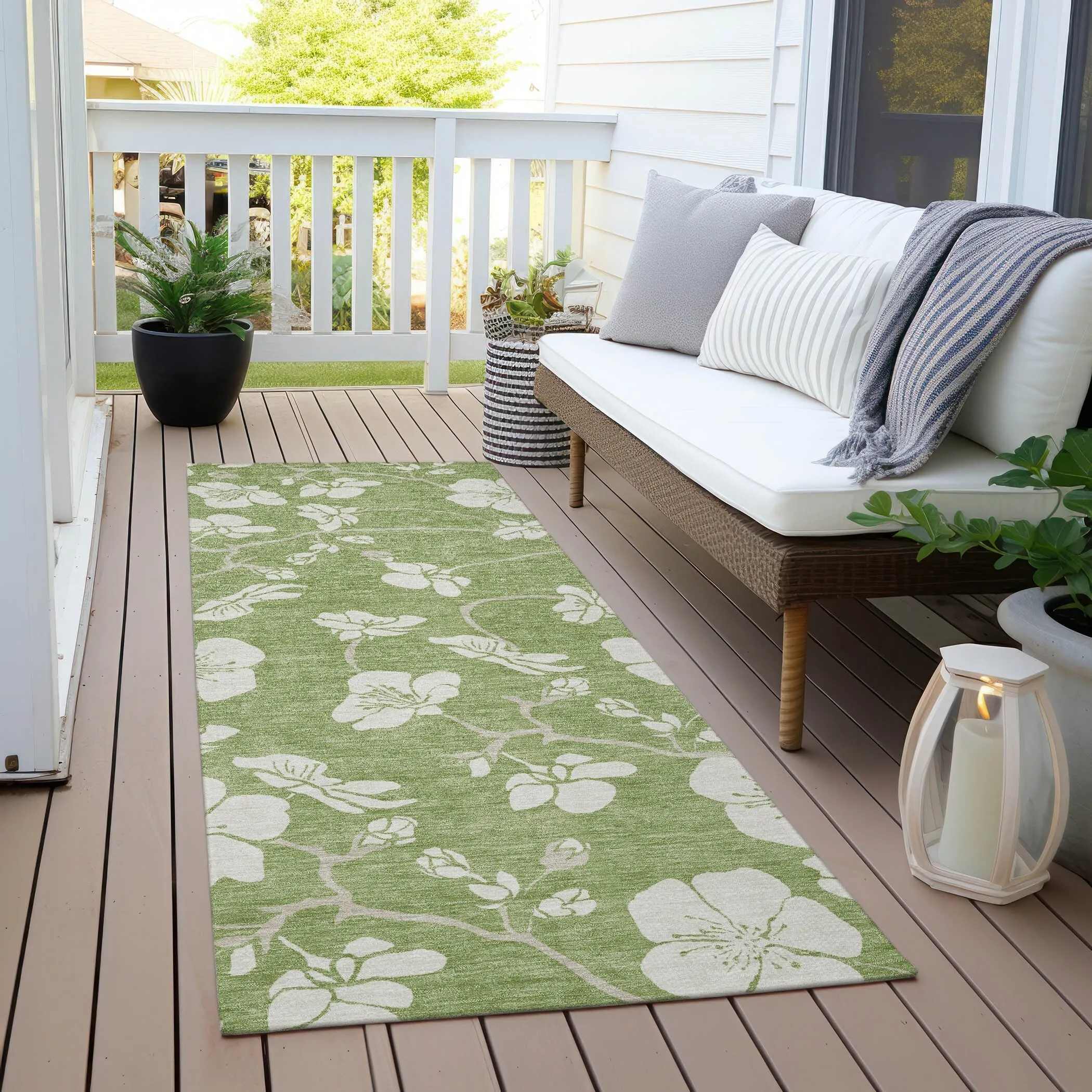 Machine Washable Indoor/ Outdoor Calm Floral Chantille Rug